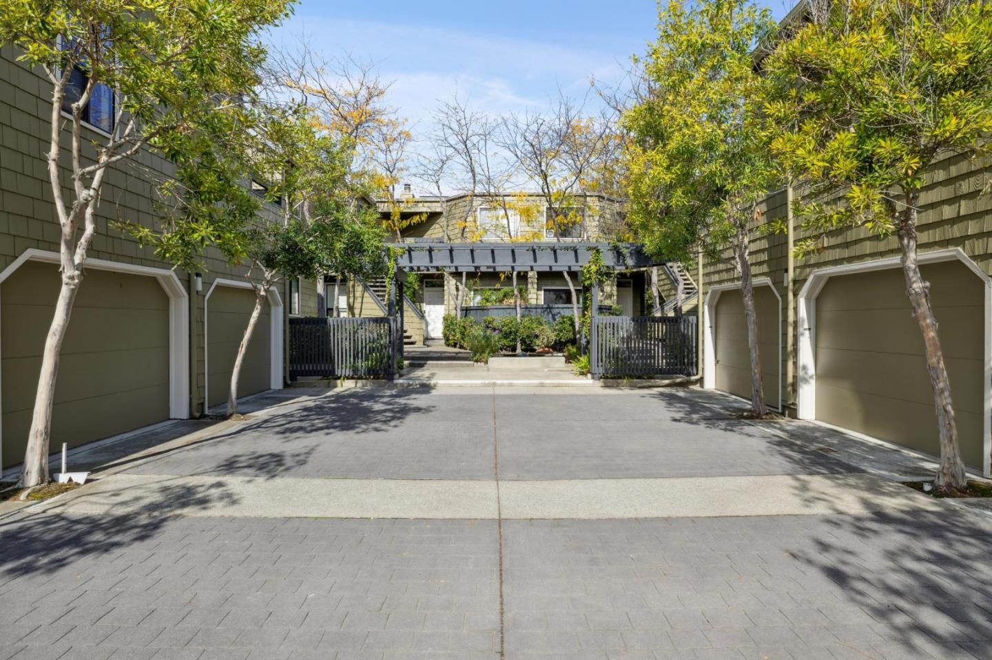 1016 Shoreline Drive