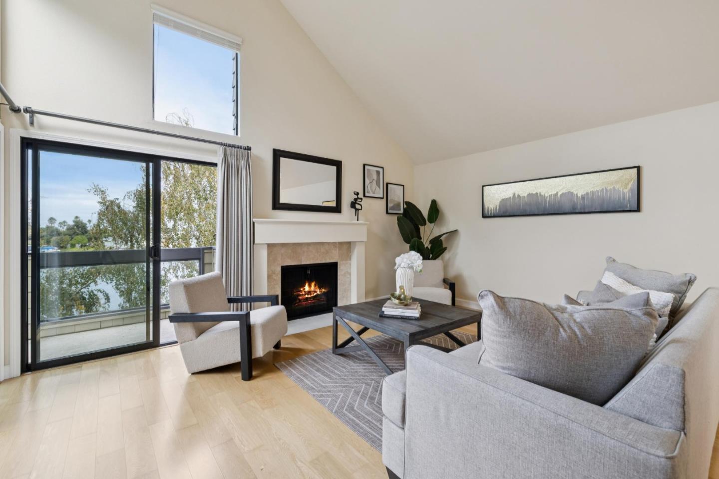 1016 Shoreline Drive