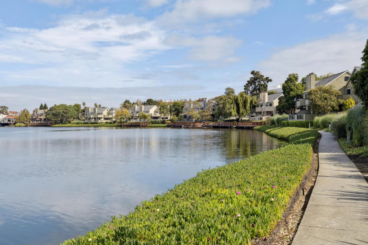 1016 Shoreline Drive