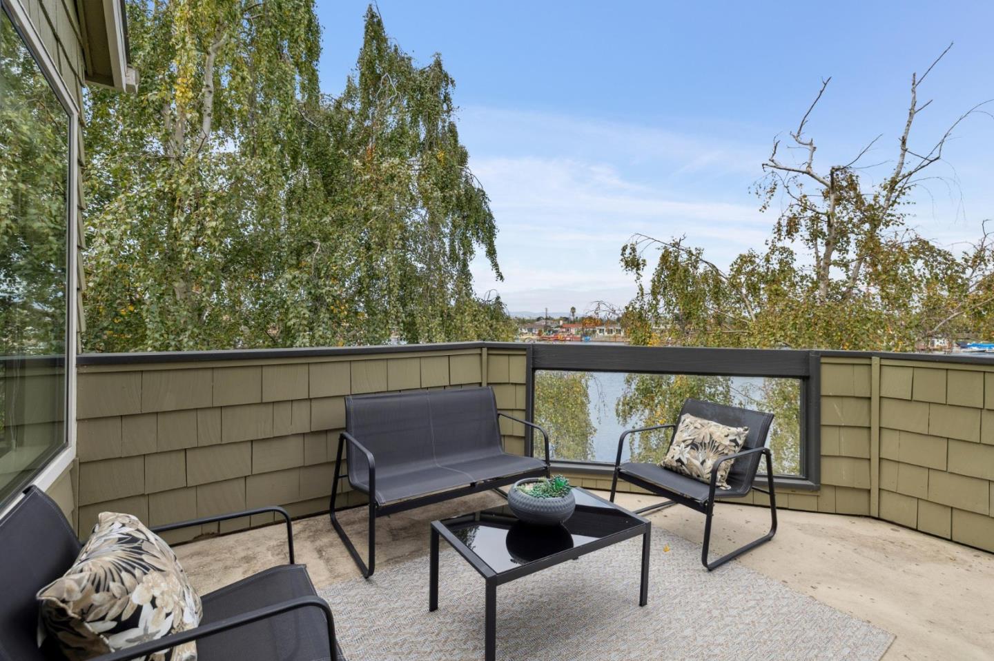 1016 Shoreline Drive