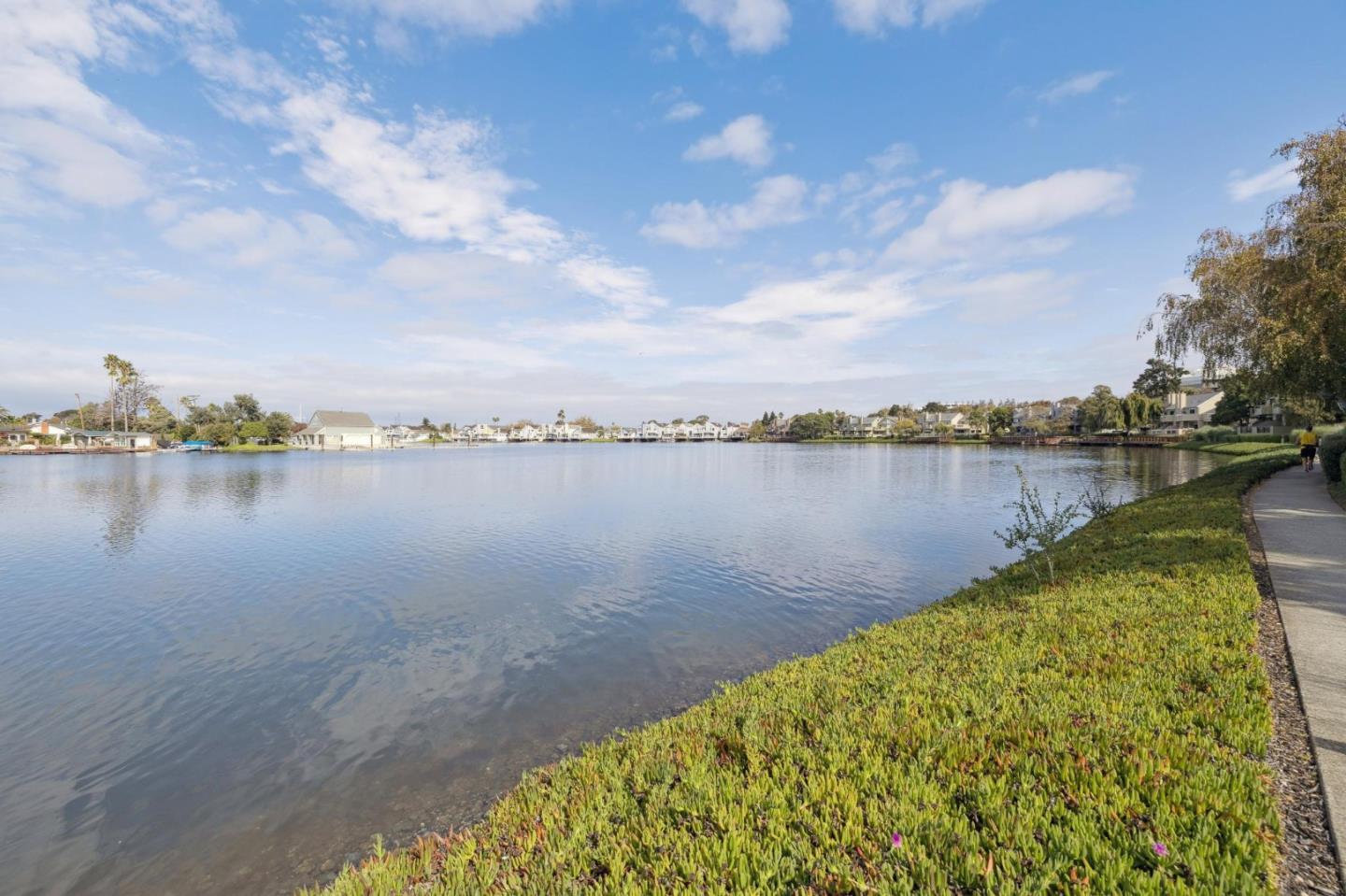 1016 Shoreline Drive