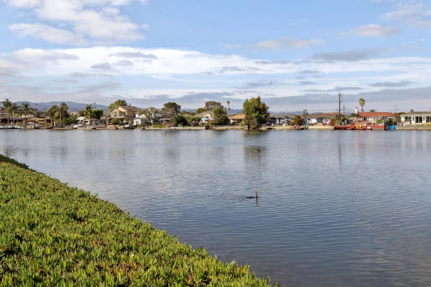 1016 Shoreline Drive