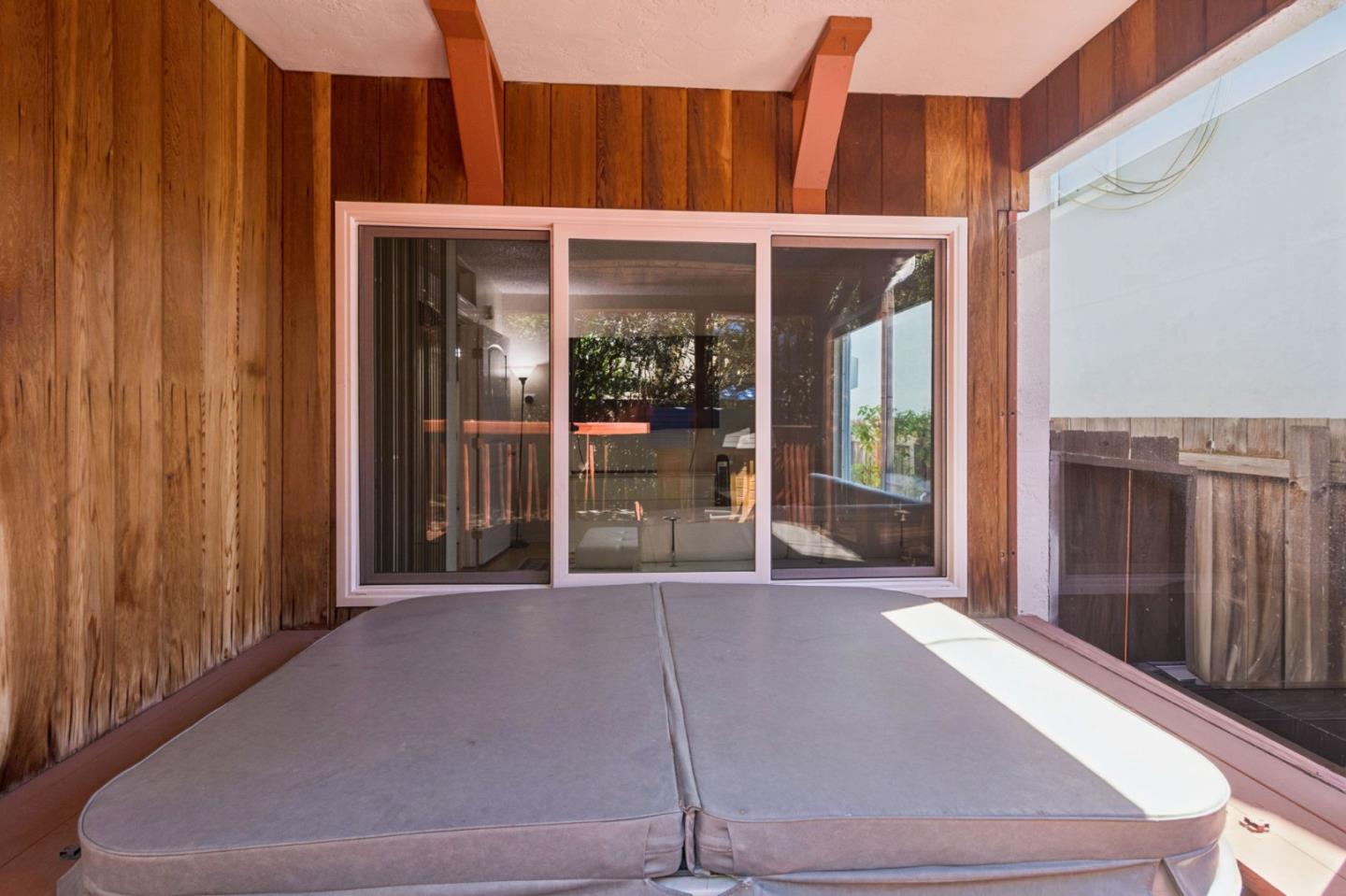 60 Beach Park BLVD