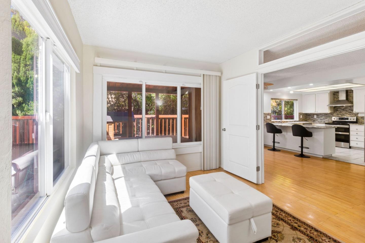 60 Beach Park BLVD