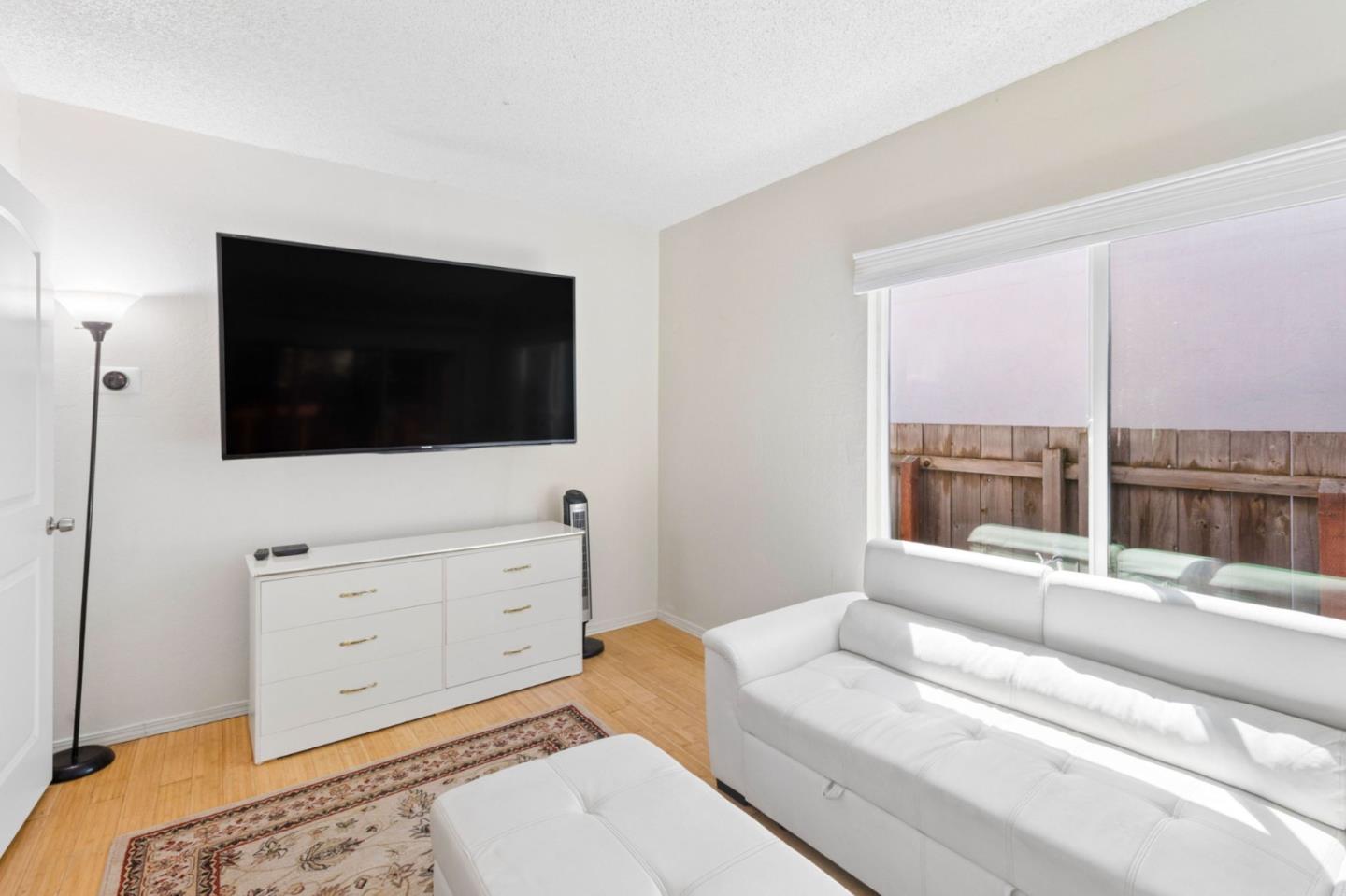 60 Beach Park BLVD