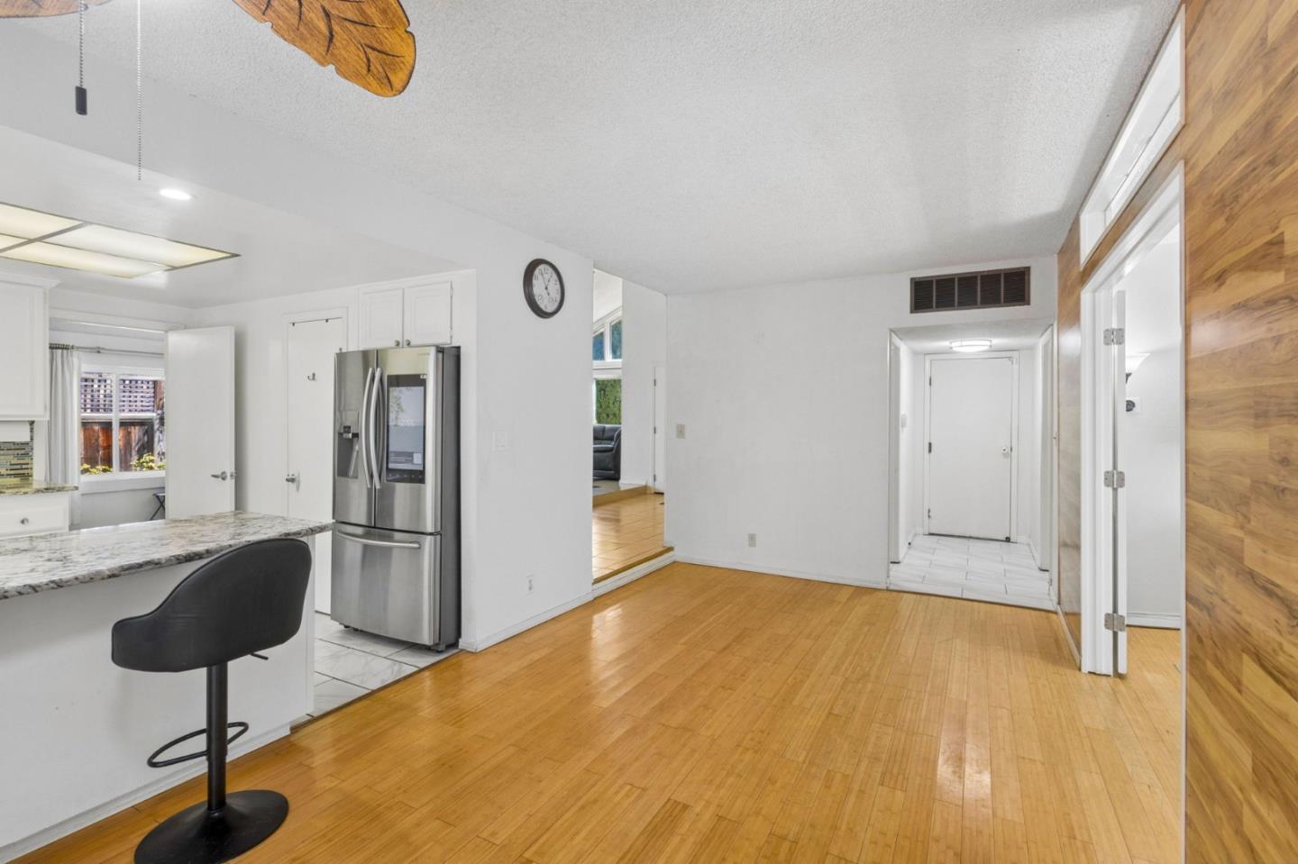 60 Beach Park BLVD