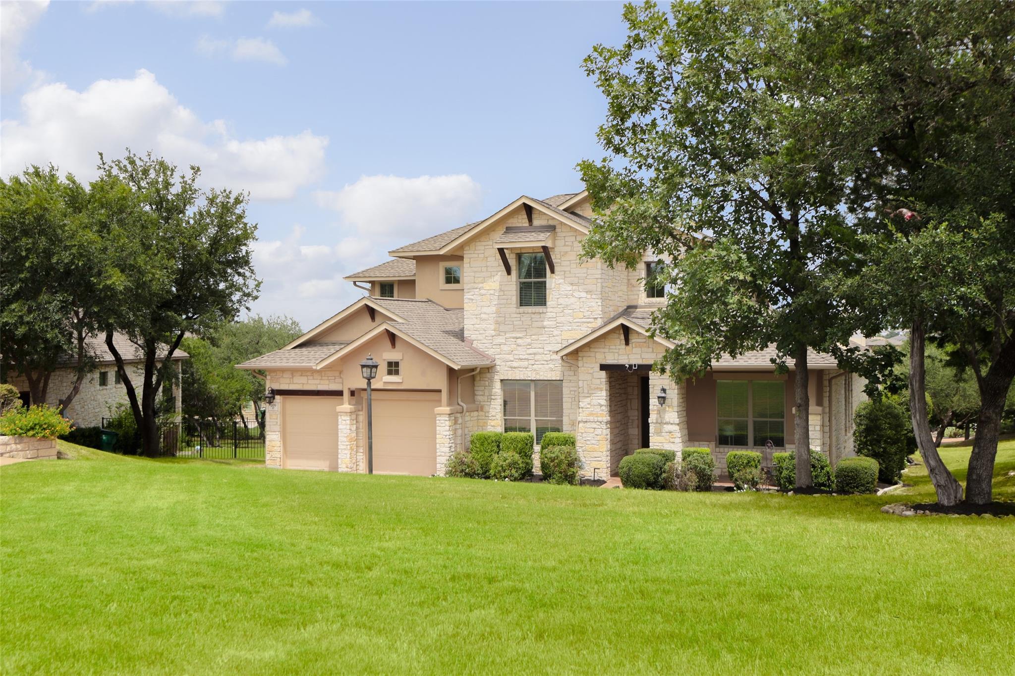 209 Mia DR