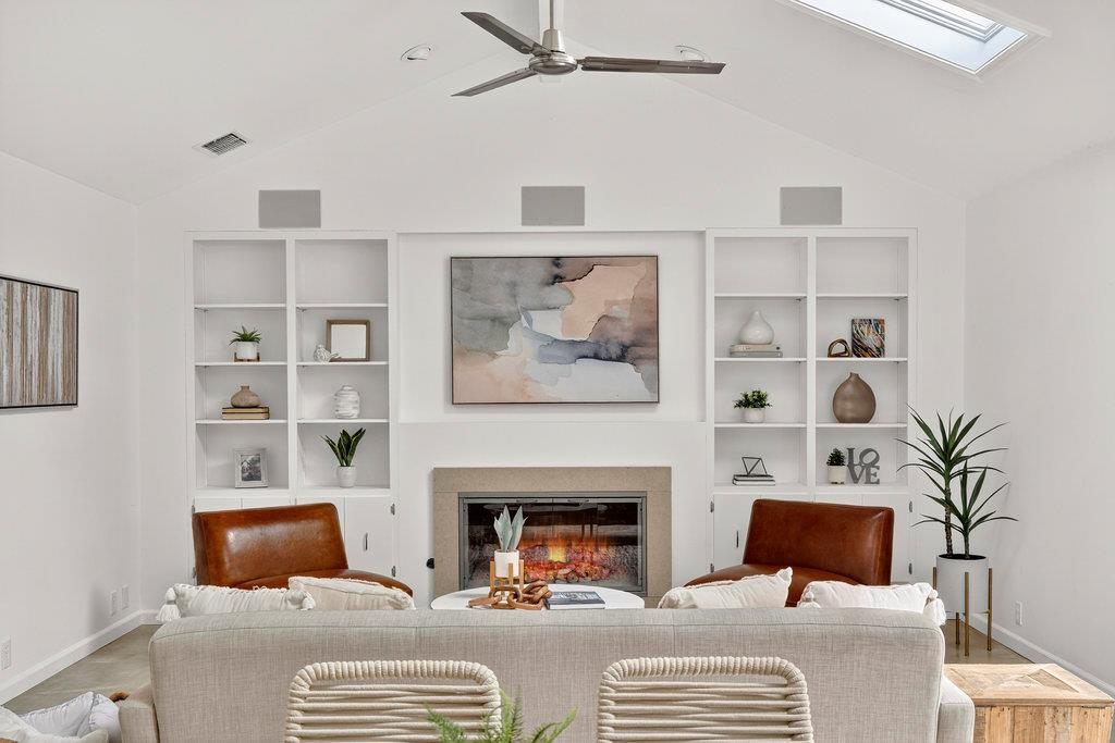 2202 Cypress PT E