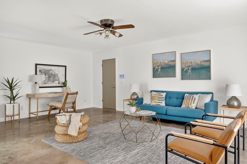 2202 Cypress PT E