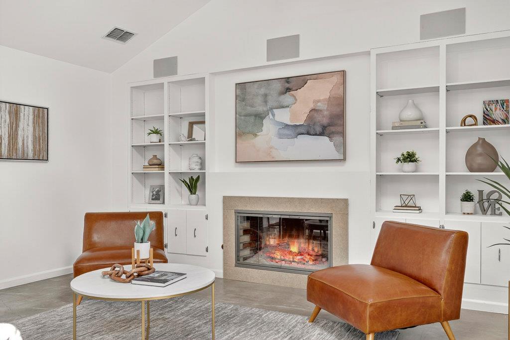 2202 Cypress PT E