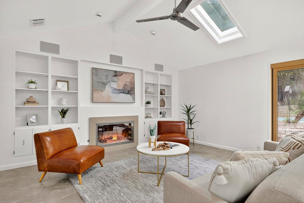 2202 Cypress PT E