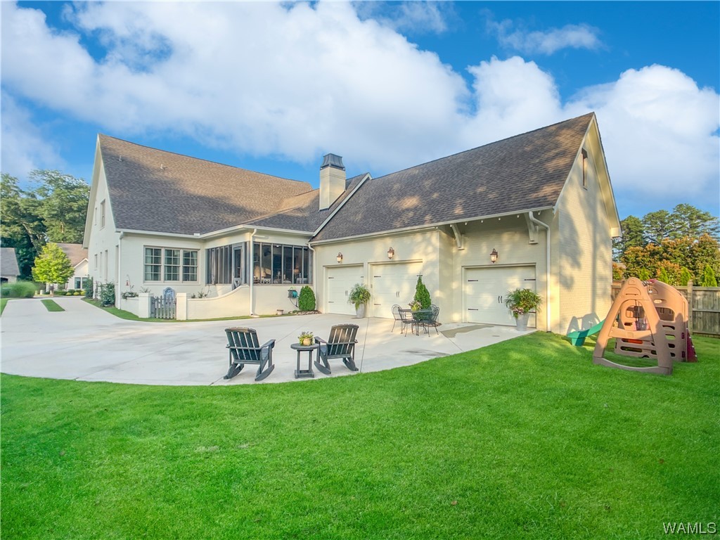 6312 Woodlands Trail Place