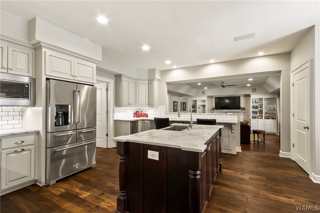 2124 Westminster Lane