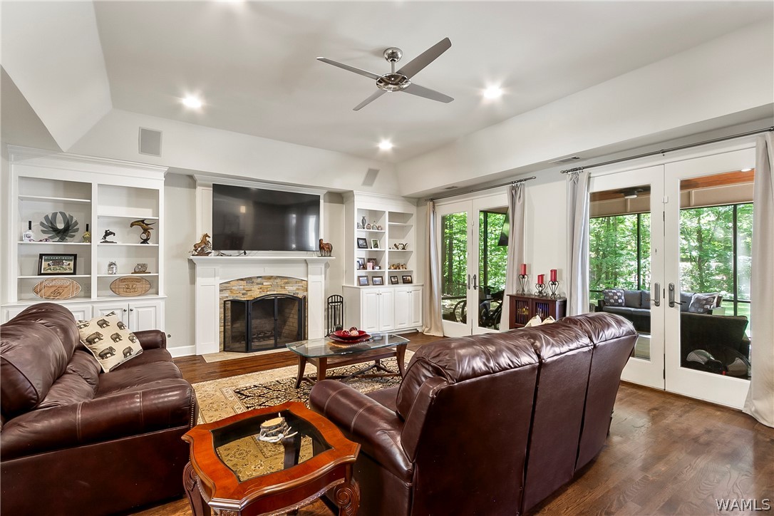 2124 Westminster Lane