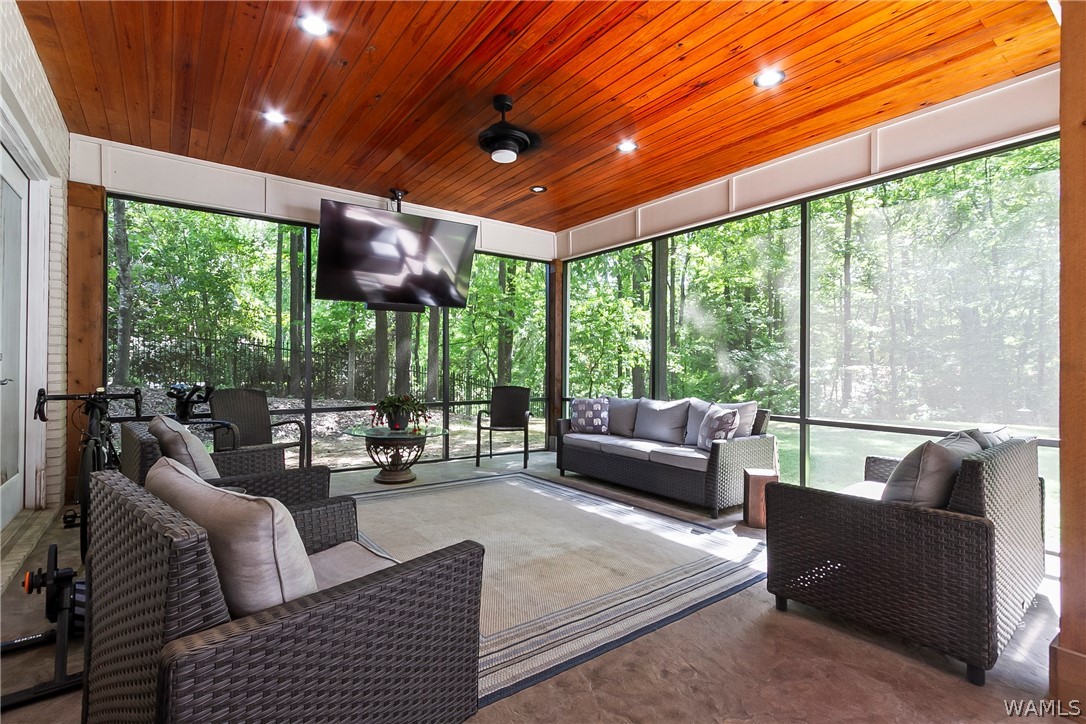 2124 Westminster Lane
