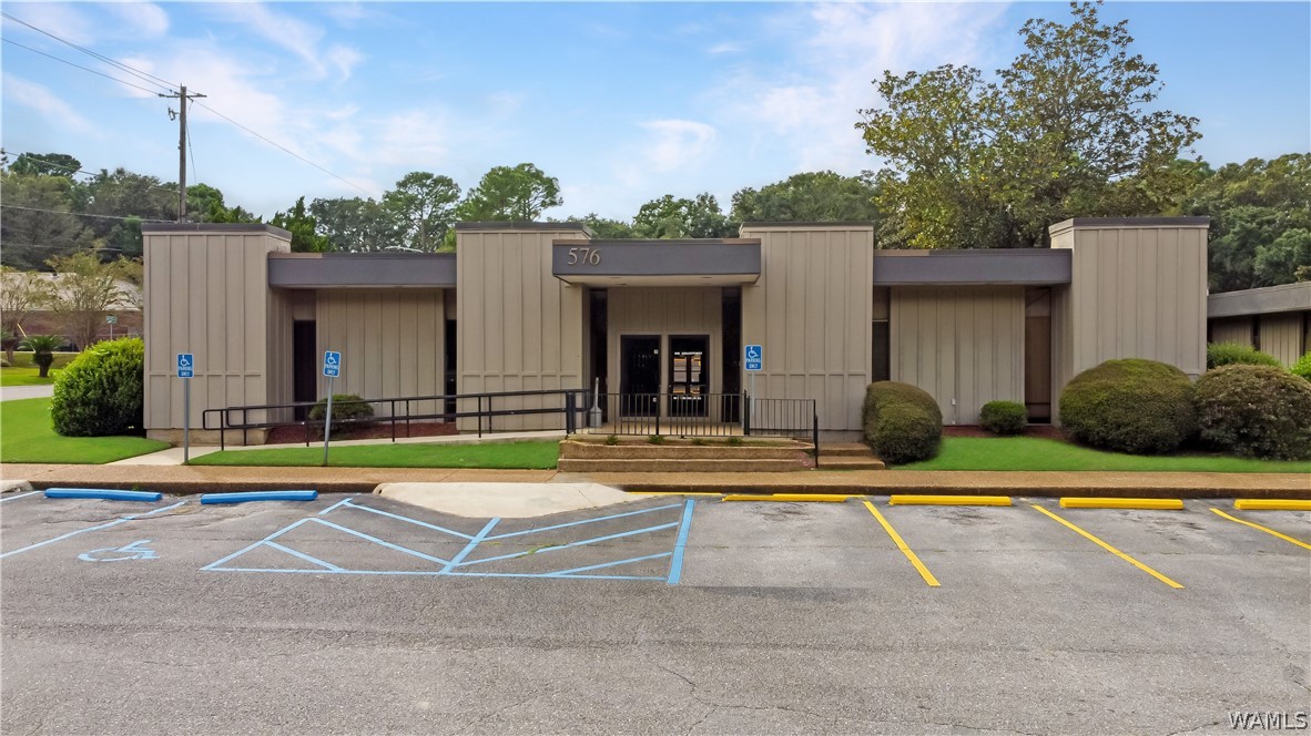 578 Azalea Rd Unit: 108