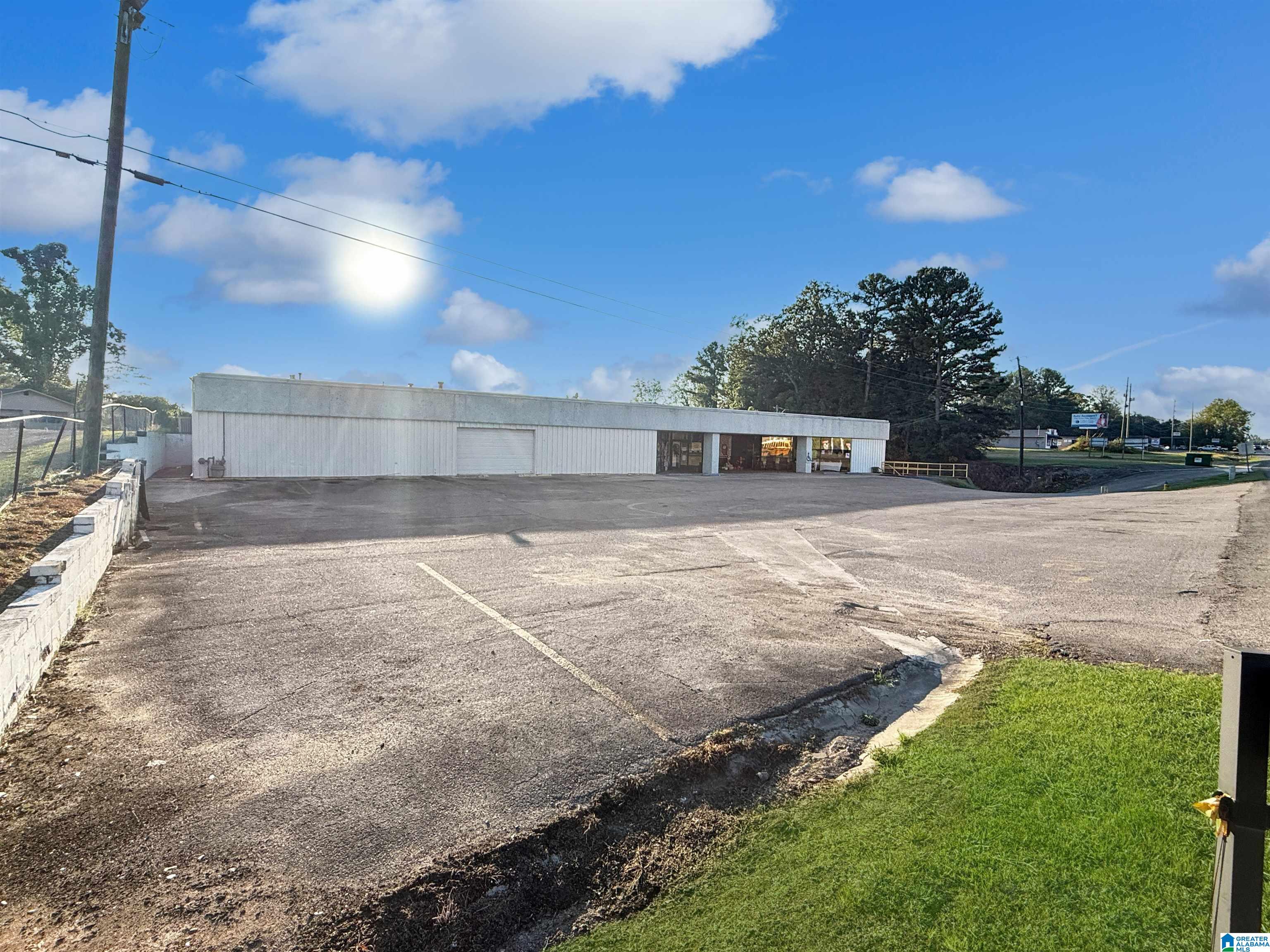 2405 DECATUR HIGHWAY