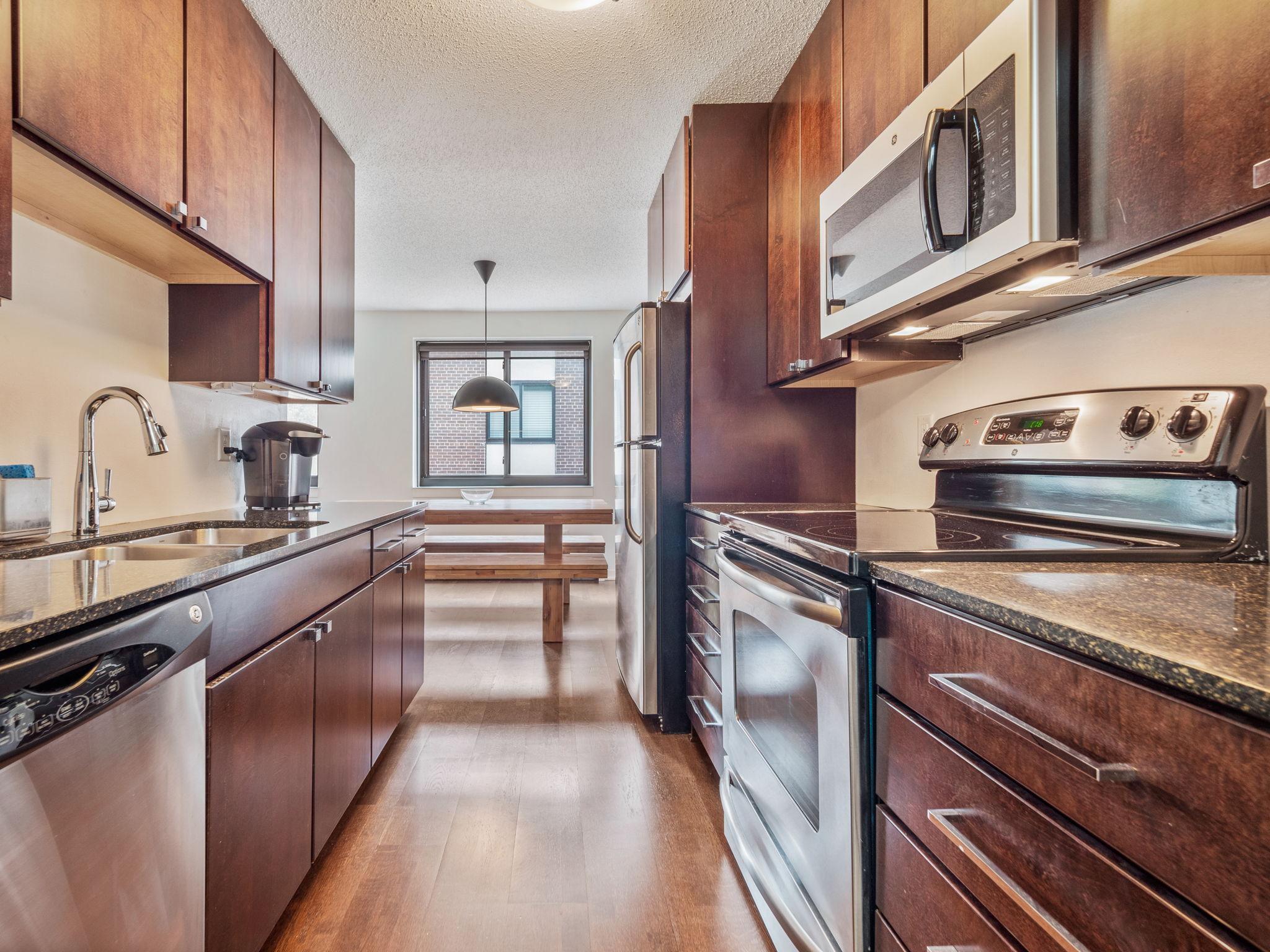 48 Groveland Terrace Unit: B302