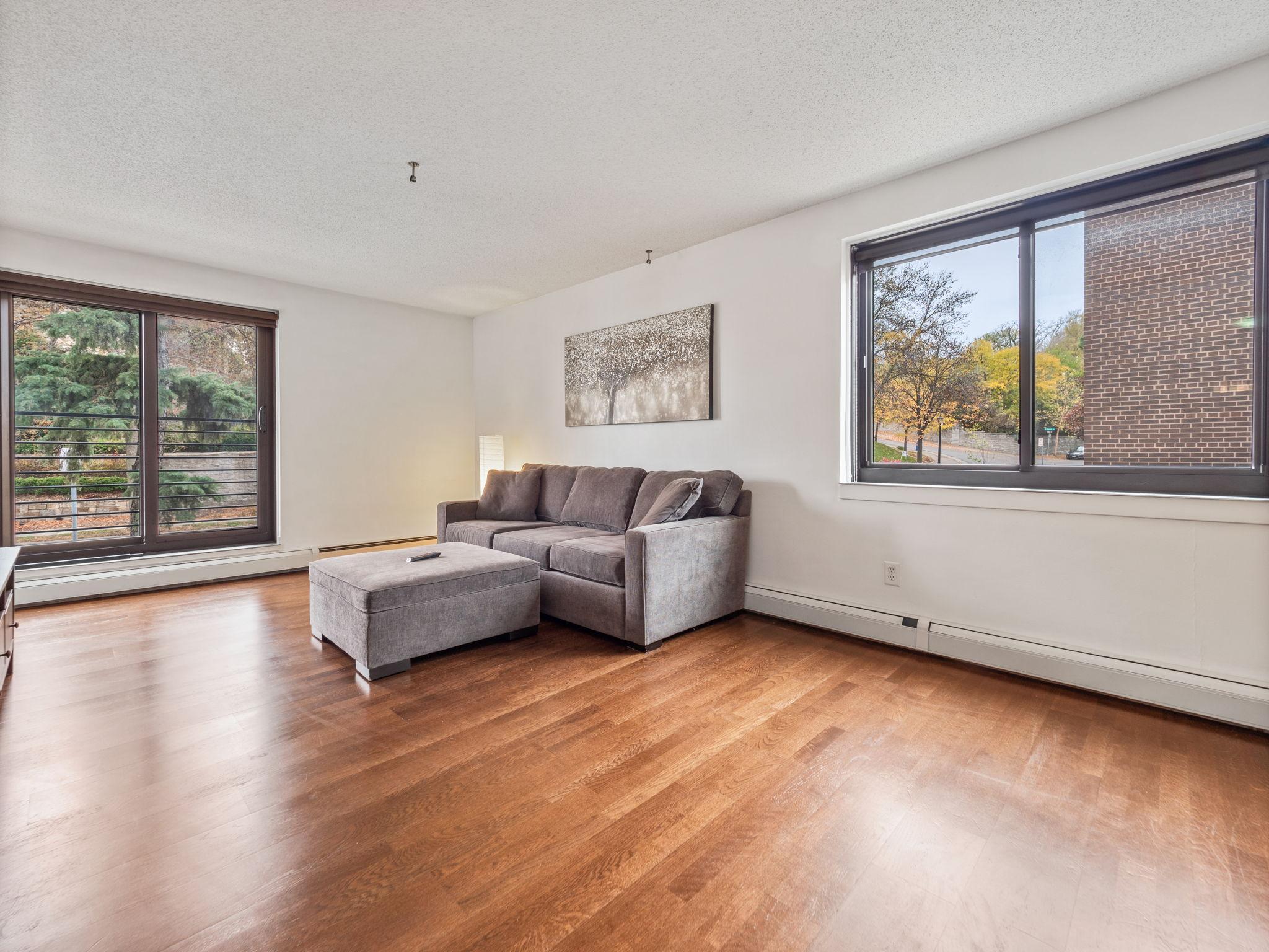 48 Groveland Terrace Unit: B302