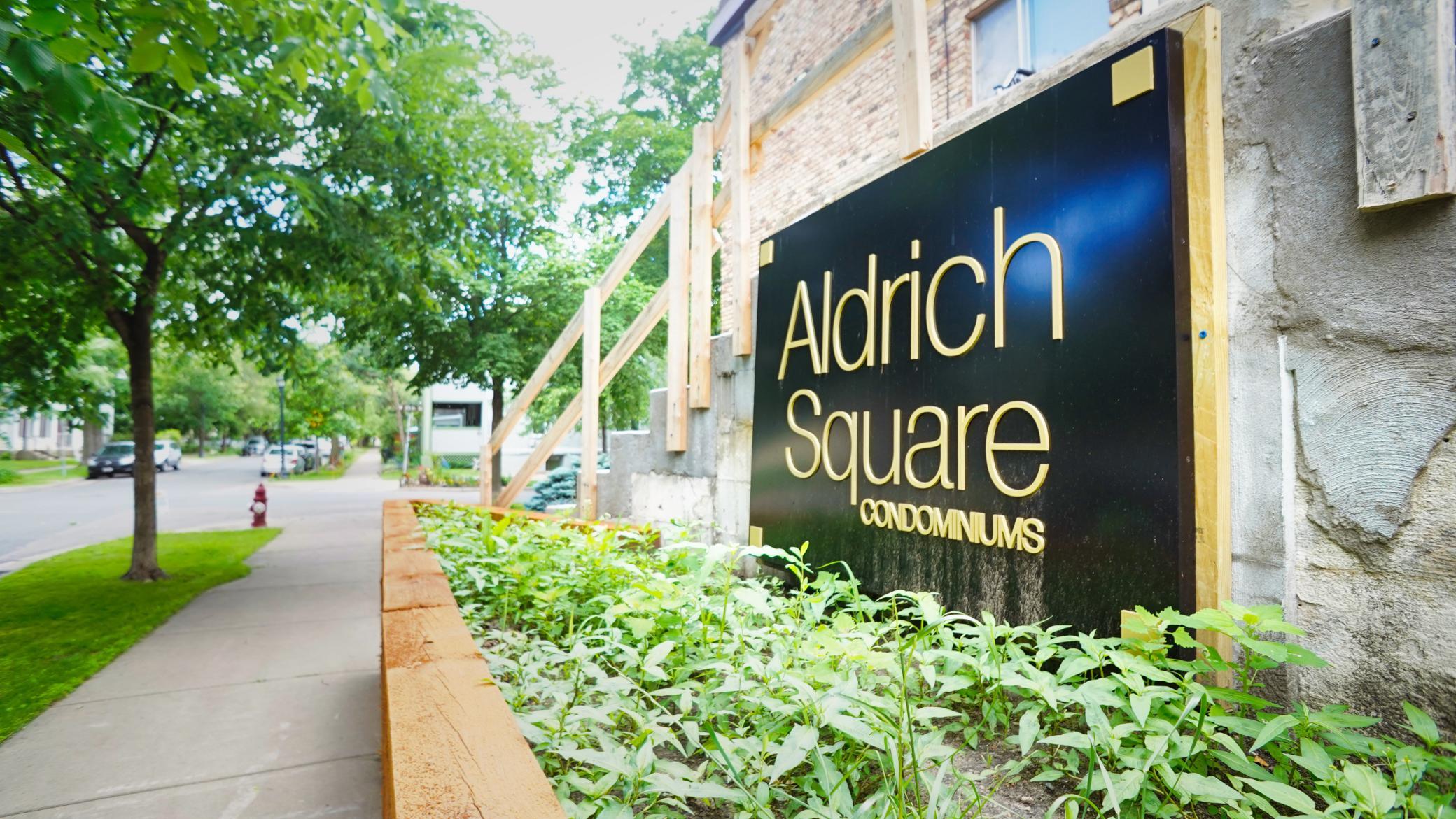 2446 Aldrich Avenue S Unit: 309