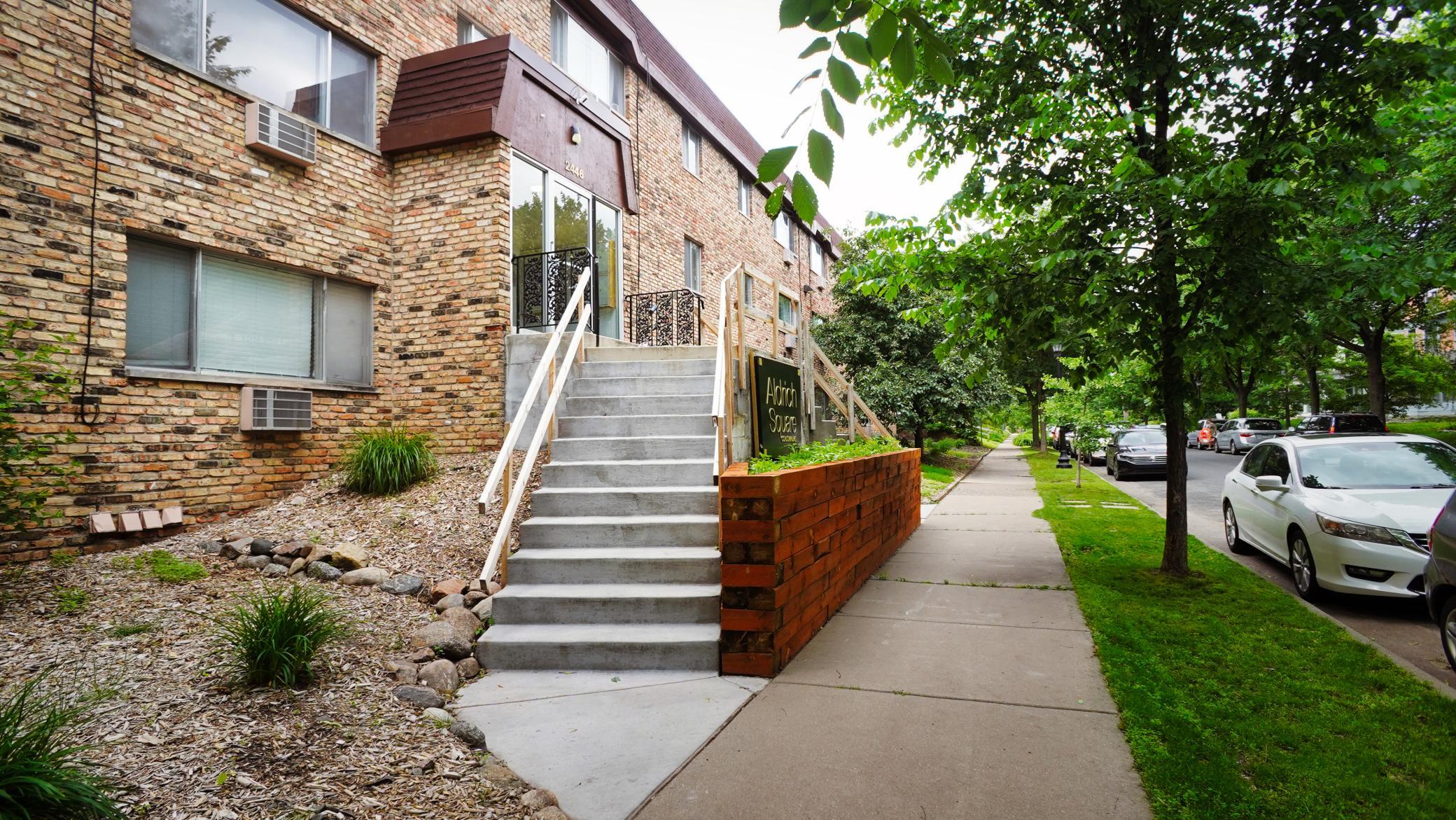 2446 Aldrich Avenue S Unit: 309