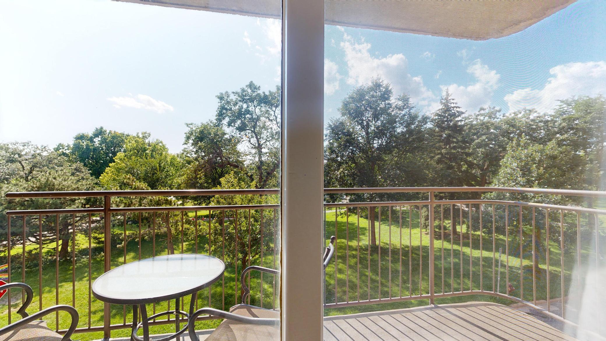 210 W Grant Street Unit: 204