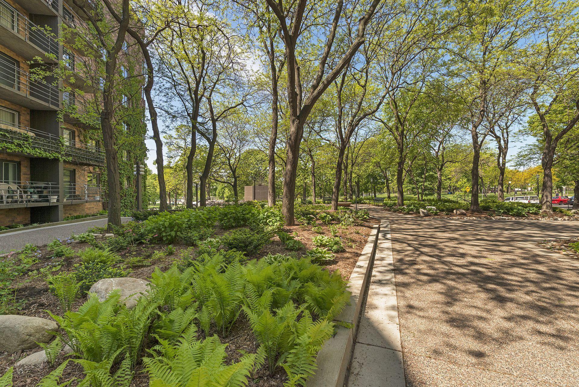 210 W Grant Street Unit: 204