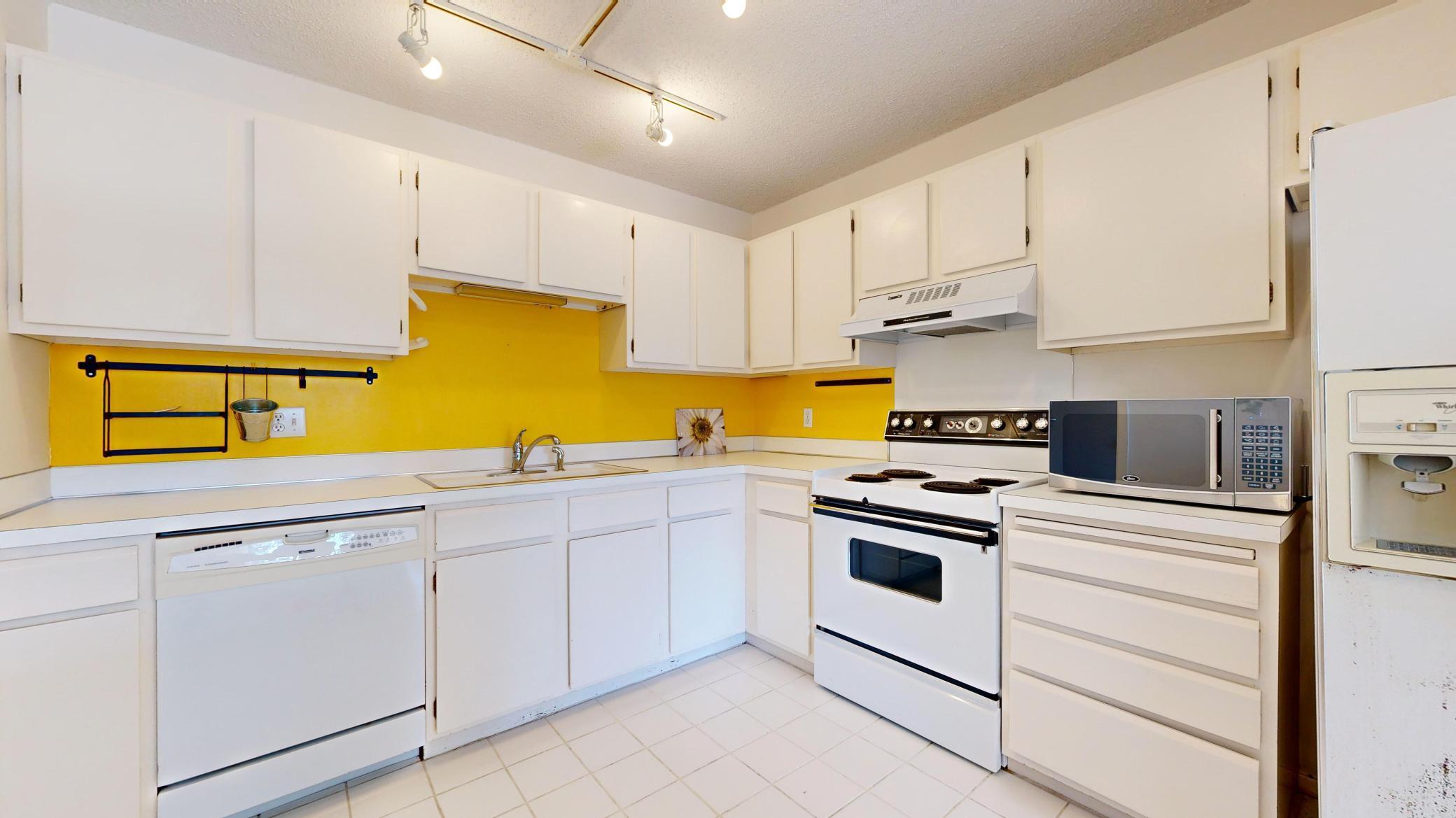 210 W Grant Street Unit: 204