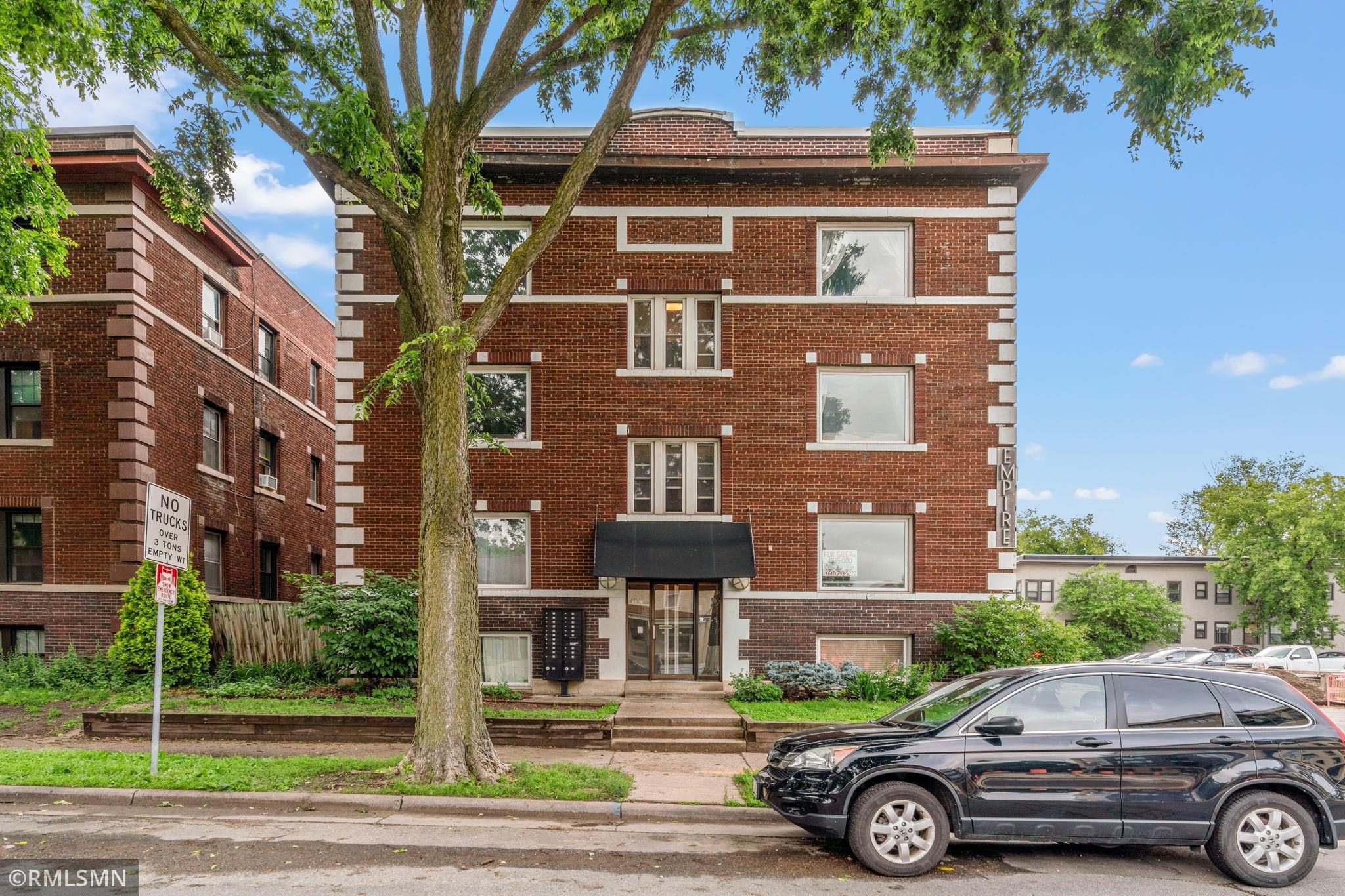 2881 Irving Avenue S Unit: 305
