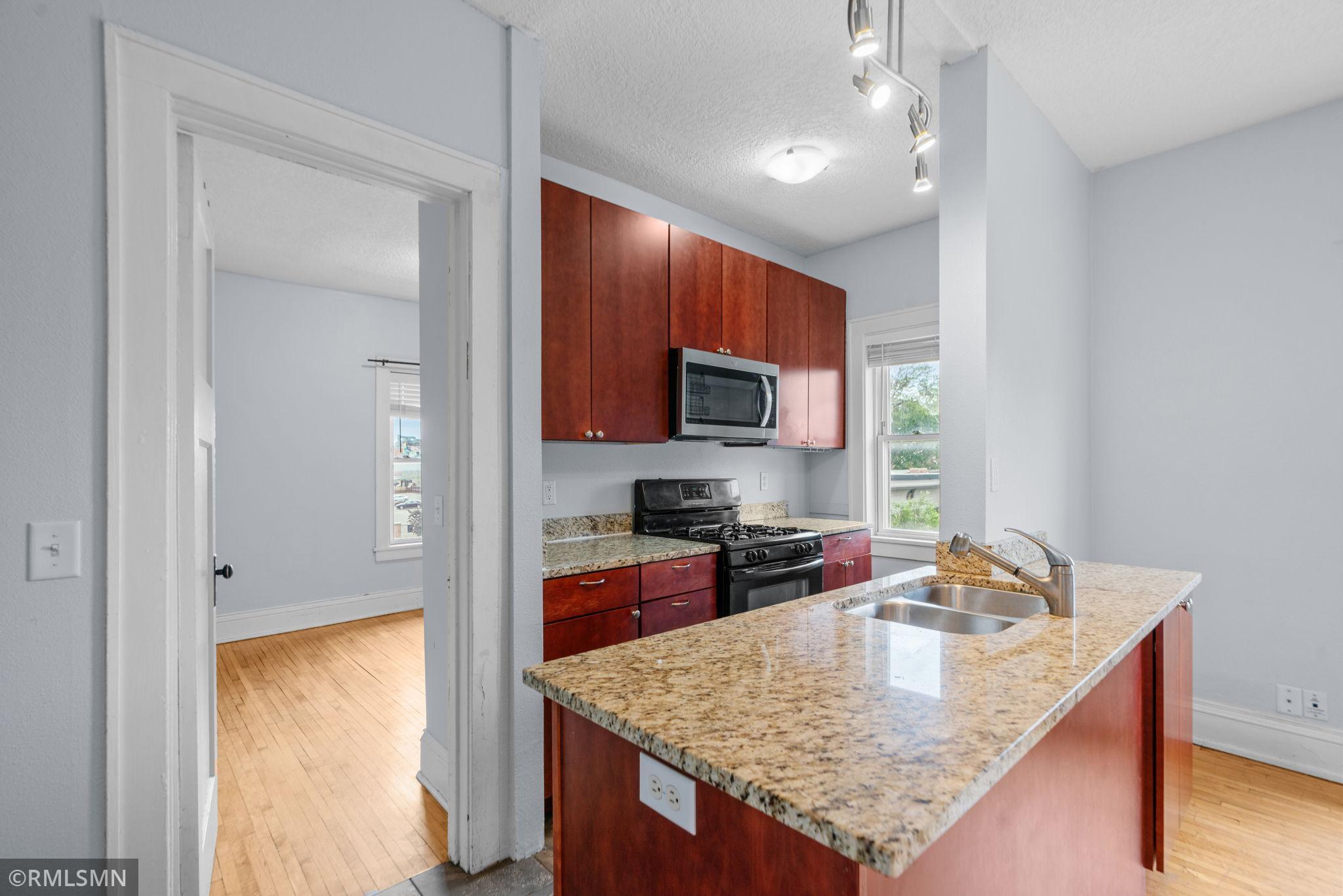 2881 Irving Avenue S Unit: 305