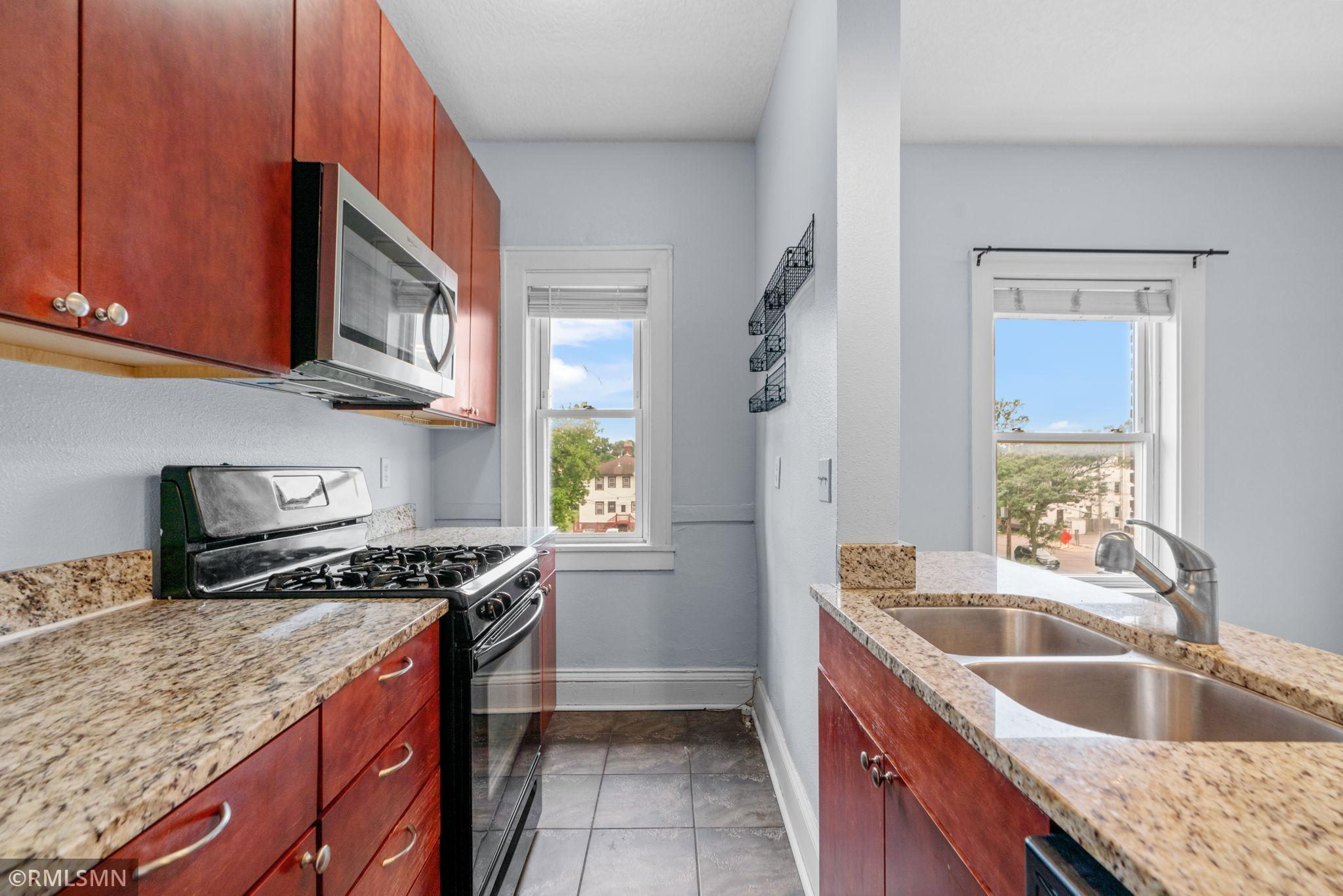 2881 Irving Avenue S Unit: 305