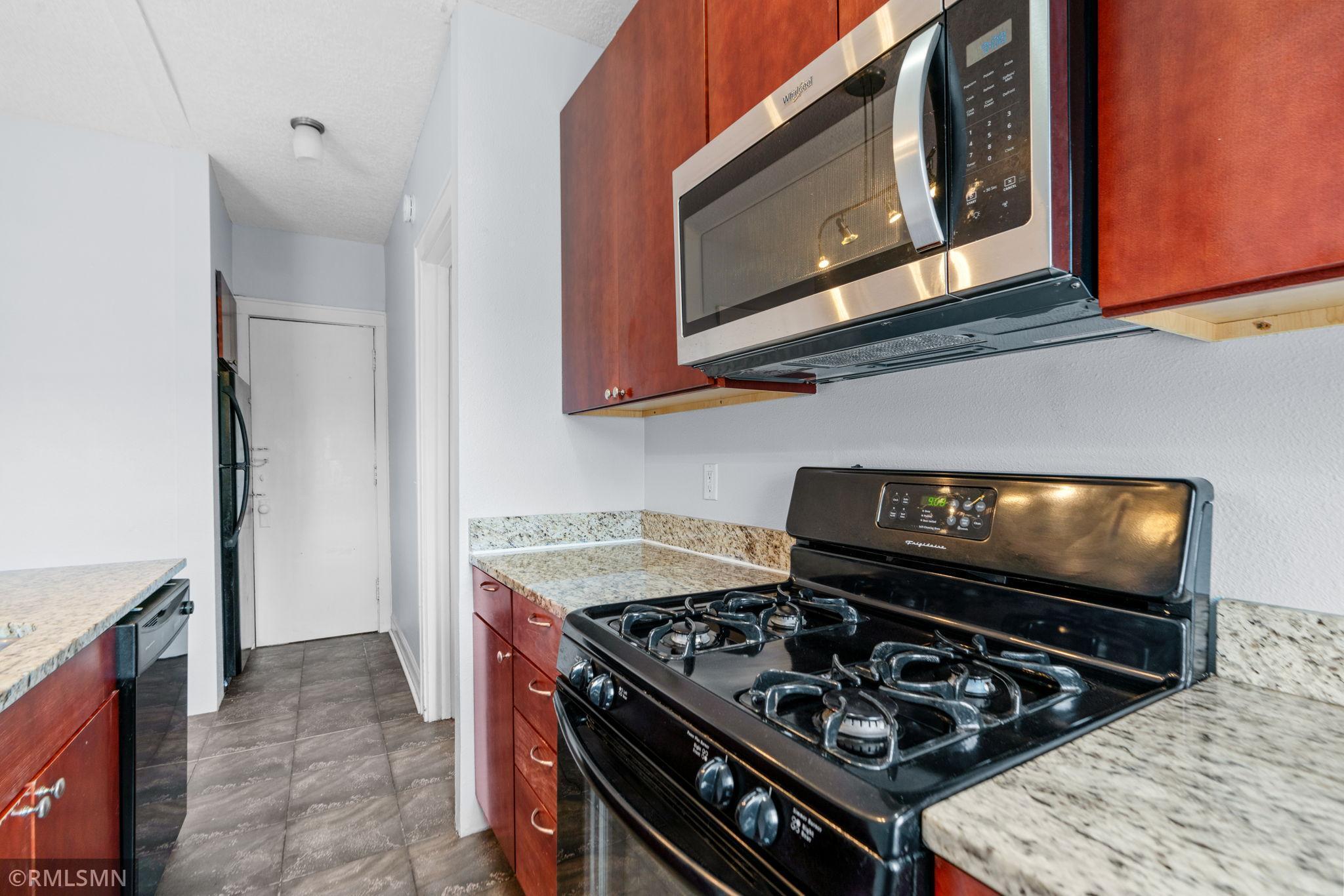 2881 Irving Avenue S Unit: 305