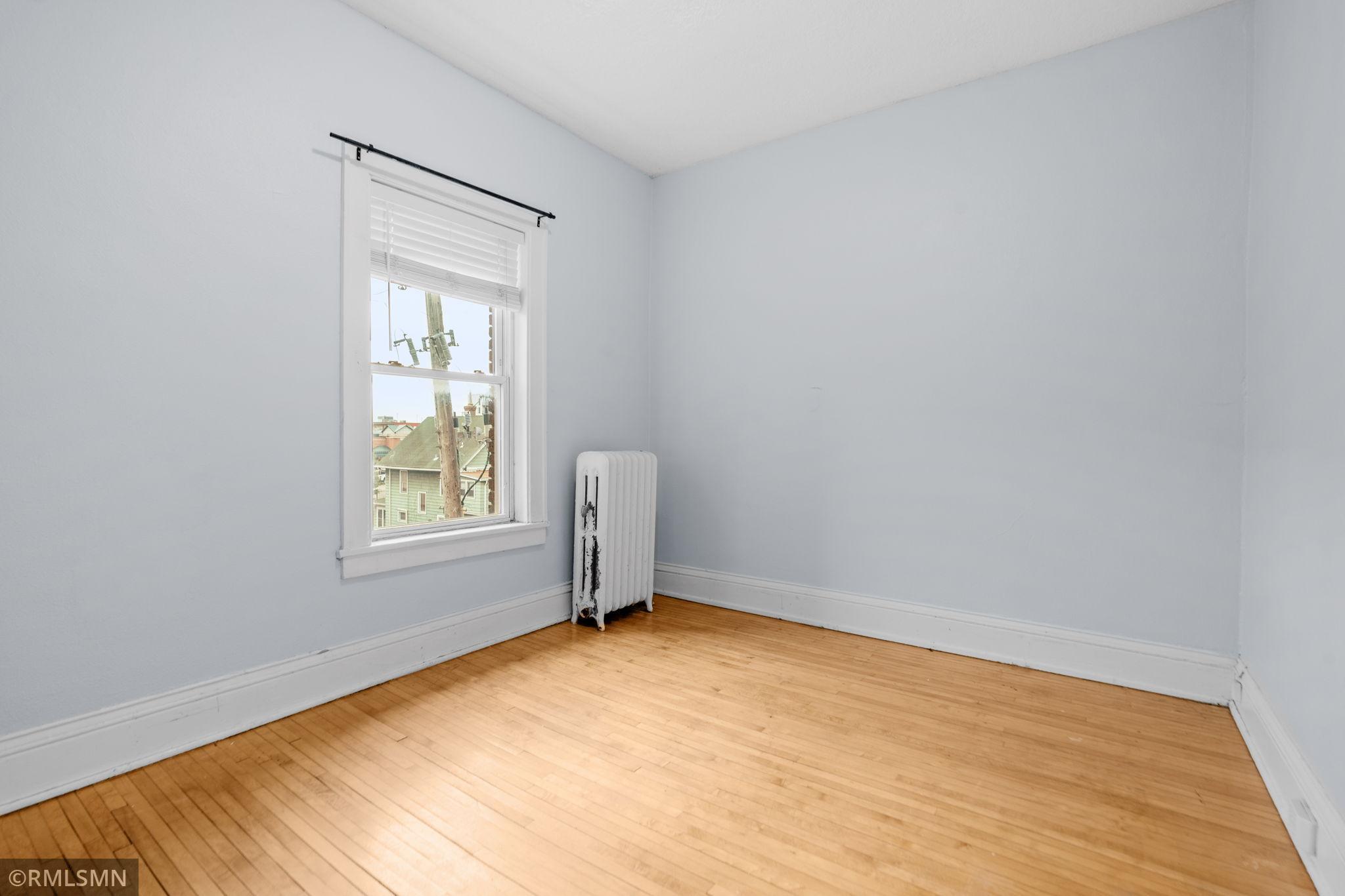 2881 Irving Avenue S Unit: 305