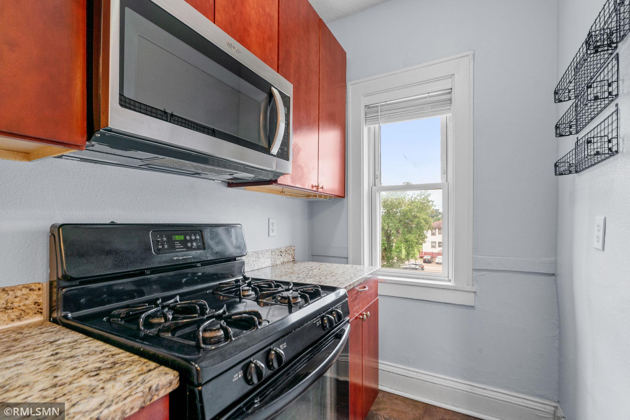 2881 Irving Avenue S Unit: 305