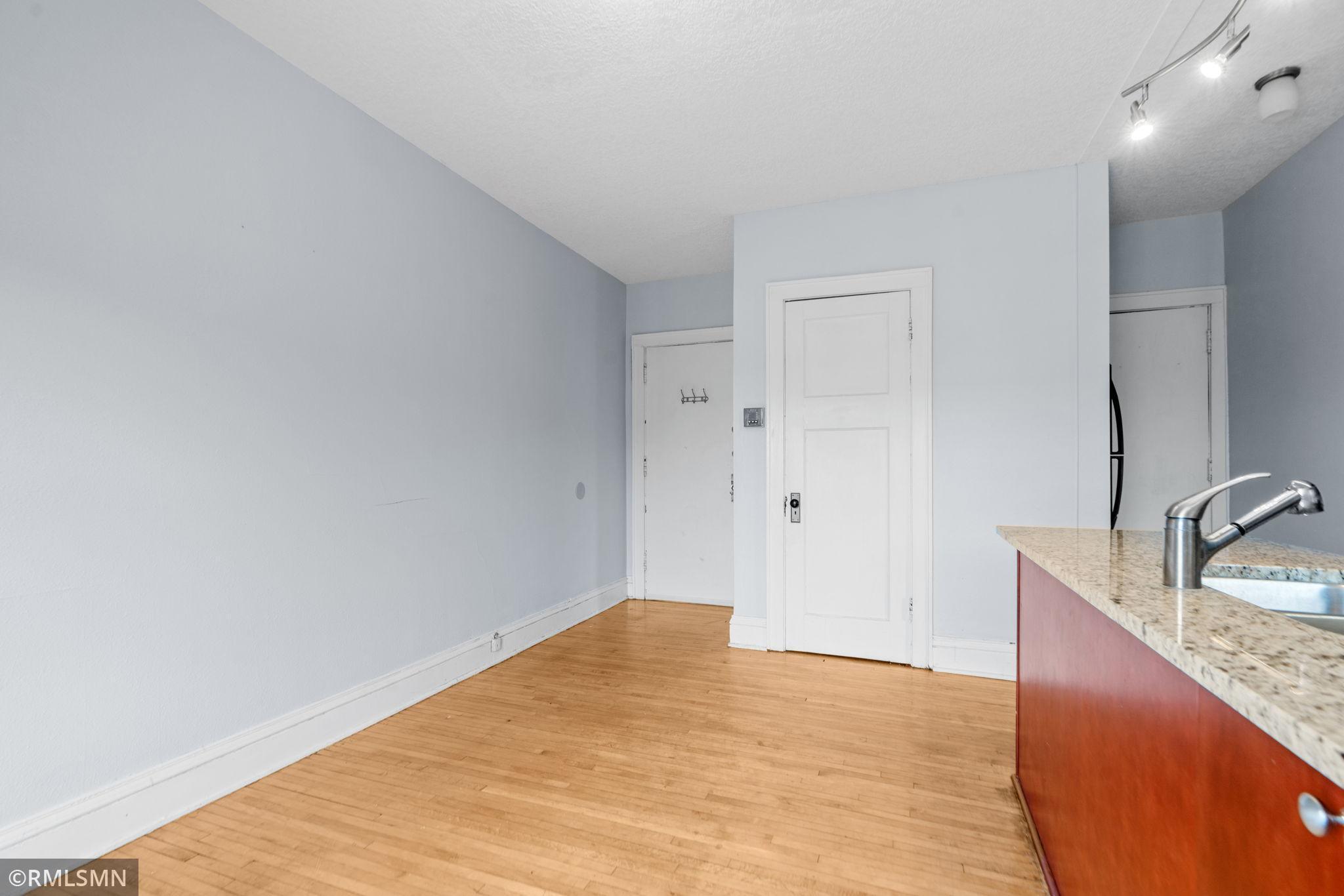 2881 Irving Avenue S Unit: 305
