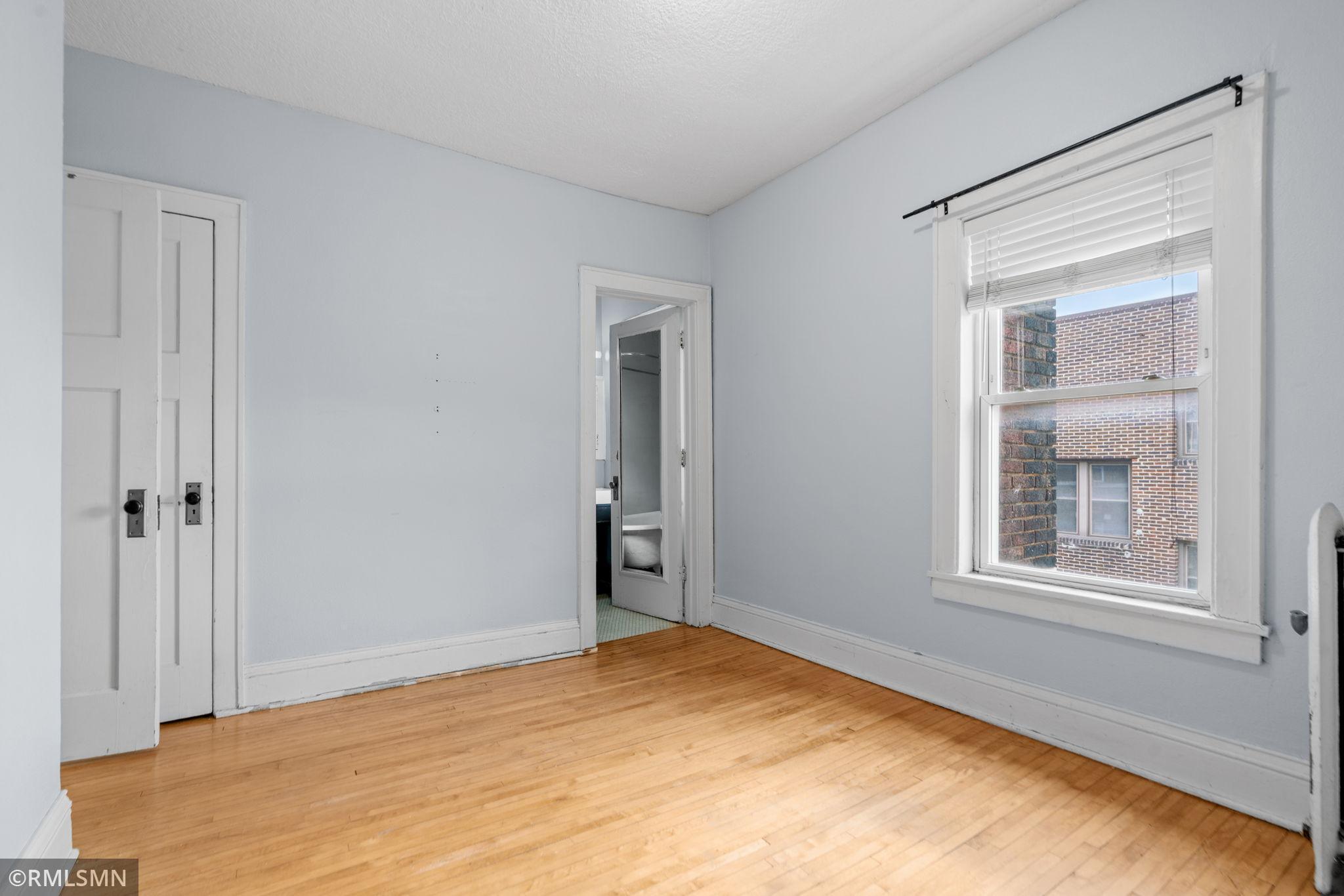 2881 Irving Avenue S Unit: 305