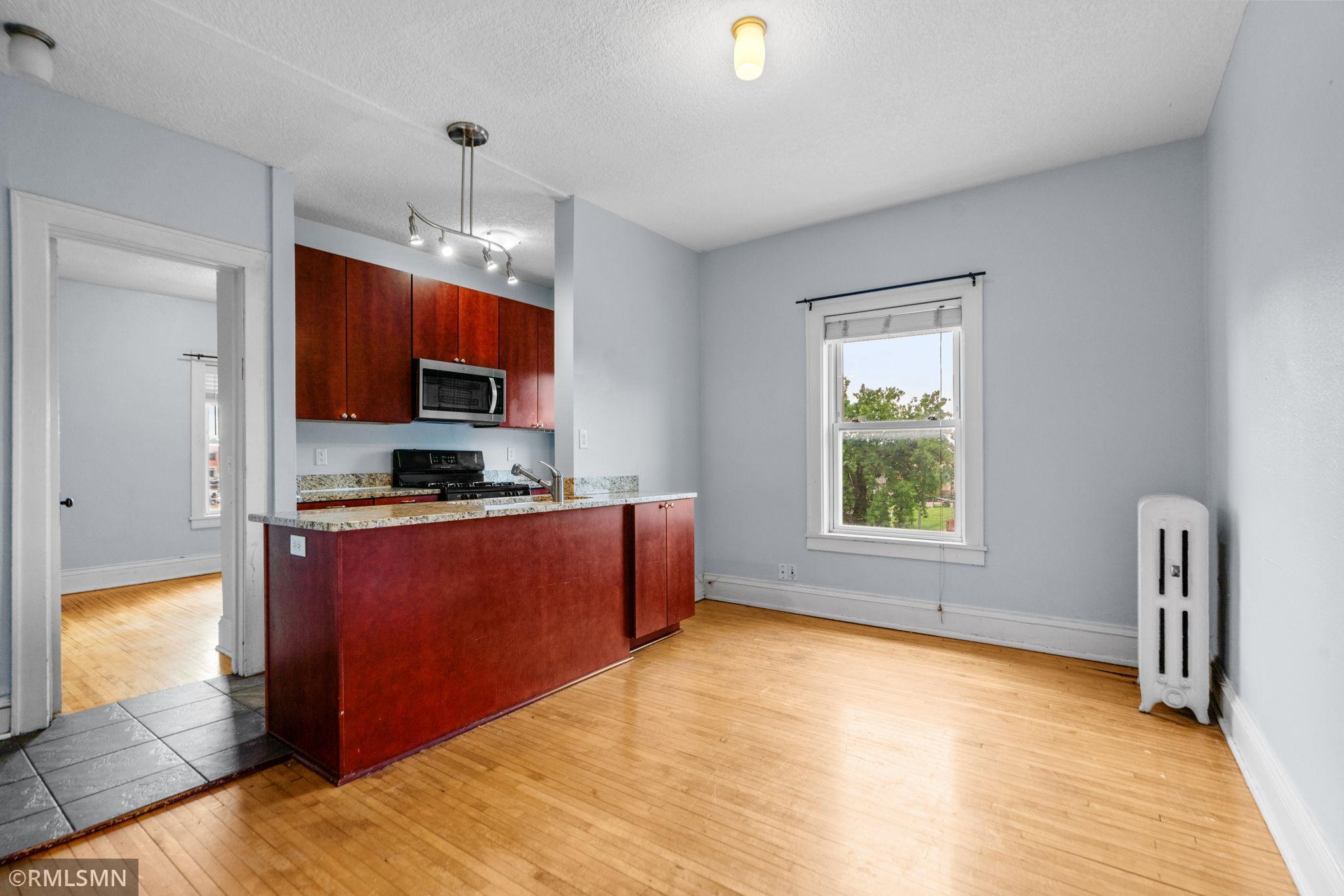 2881 Irving Avenue S Unit: 305