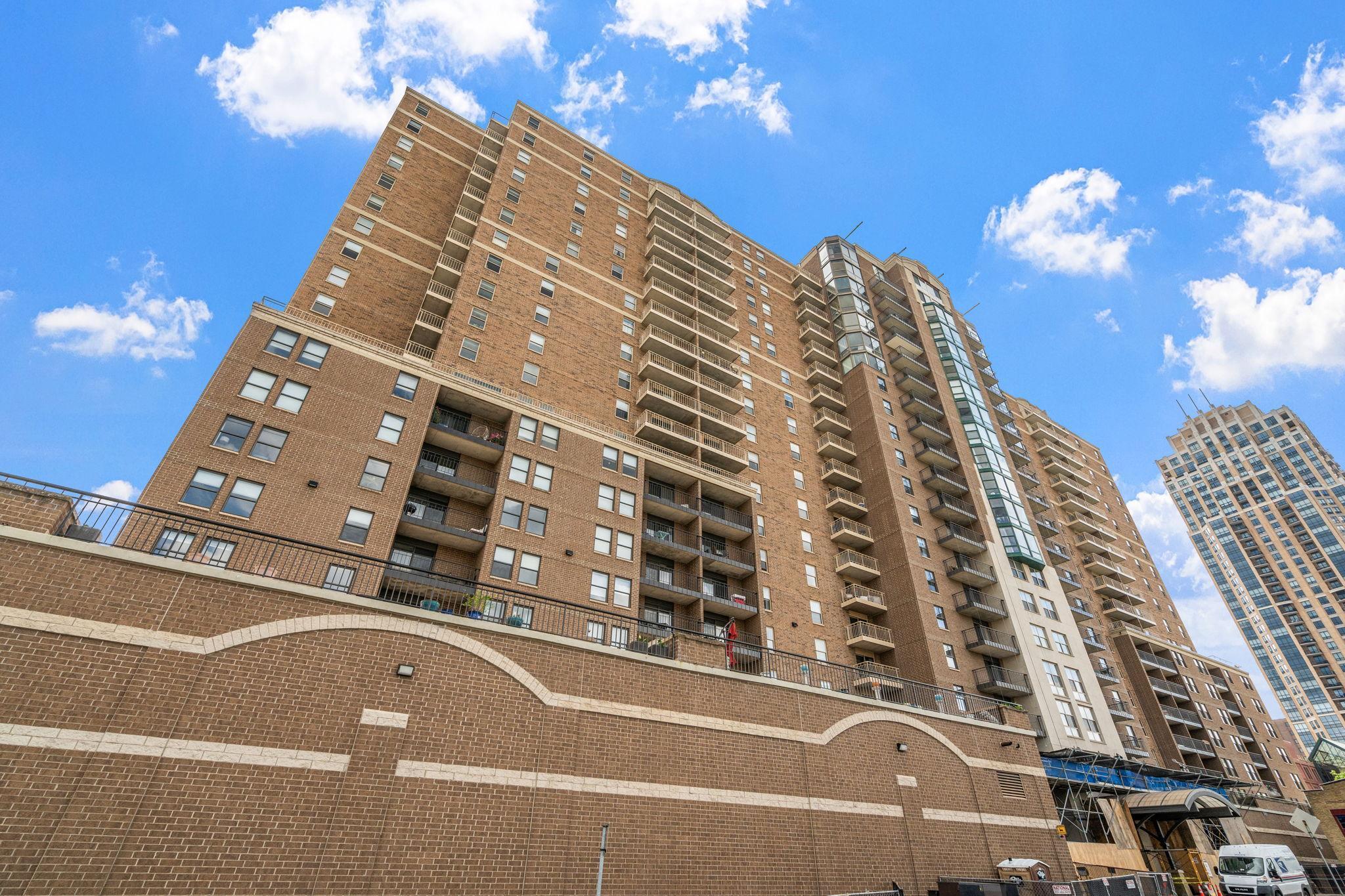 401 S 1st St Unit: 621
