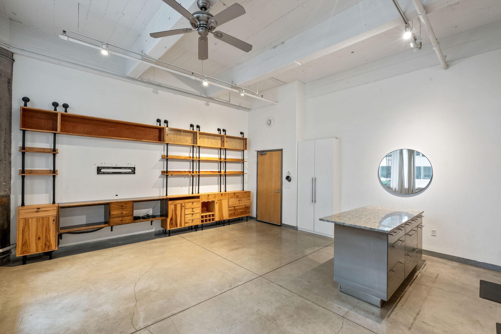 700 Washington Avenue N Unit: 313