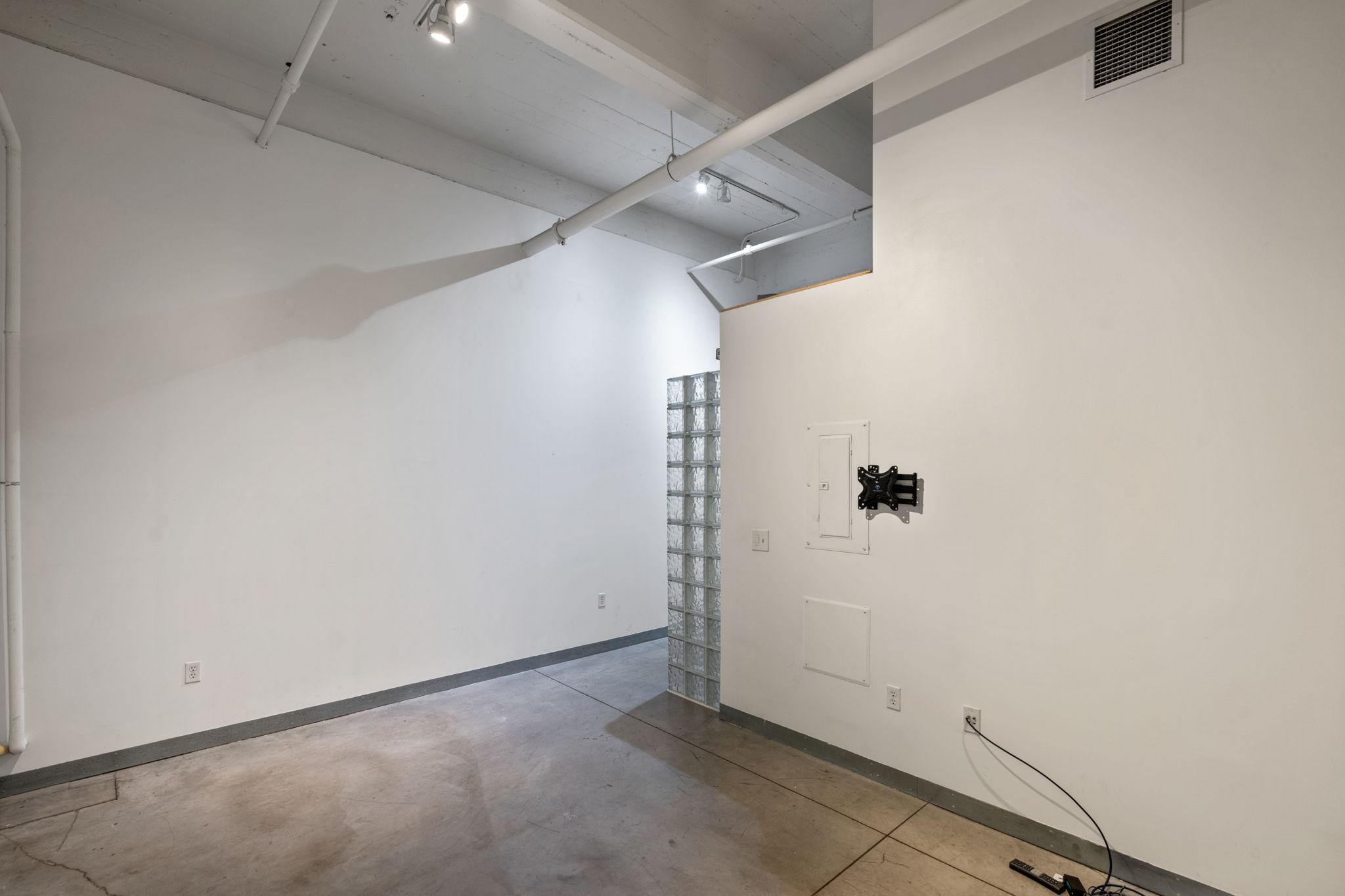 700 Washington Avenue N Unit: 313