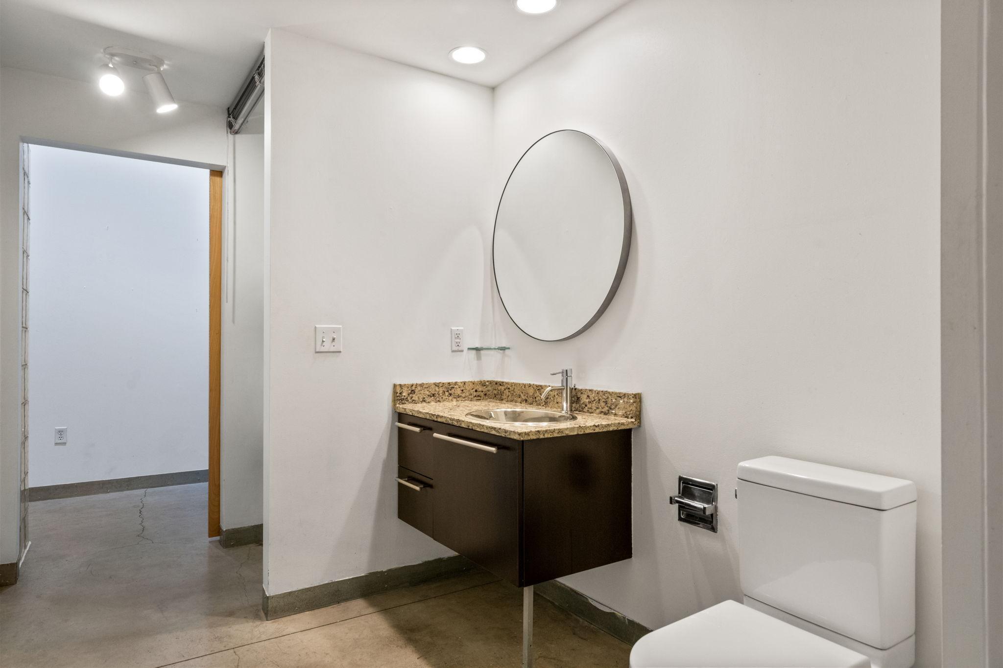 700 Washington Avenue N Unit: 313