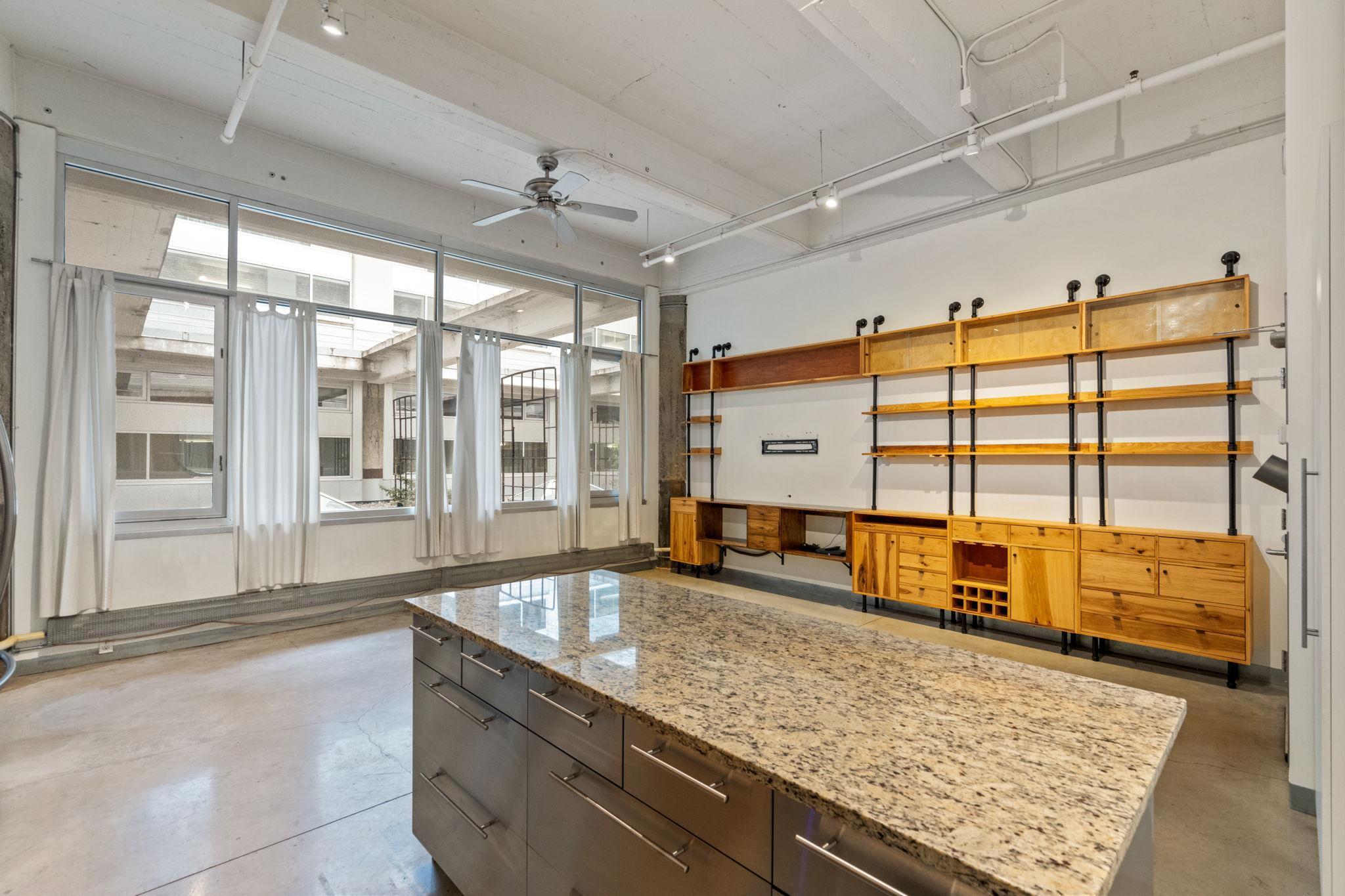 700 Washington Avenue N Unit: 313