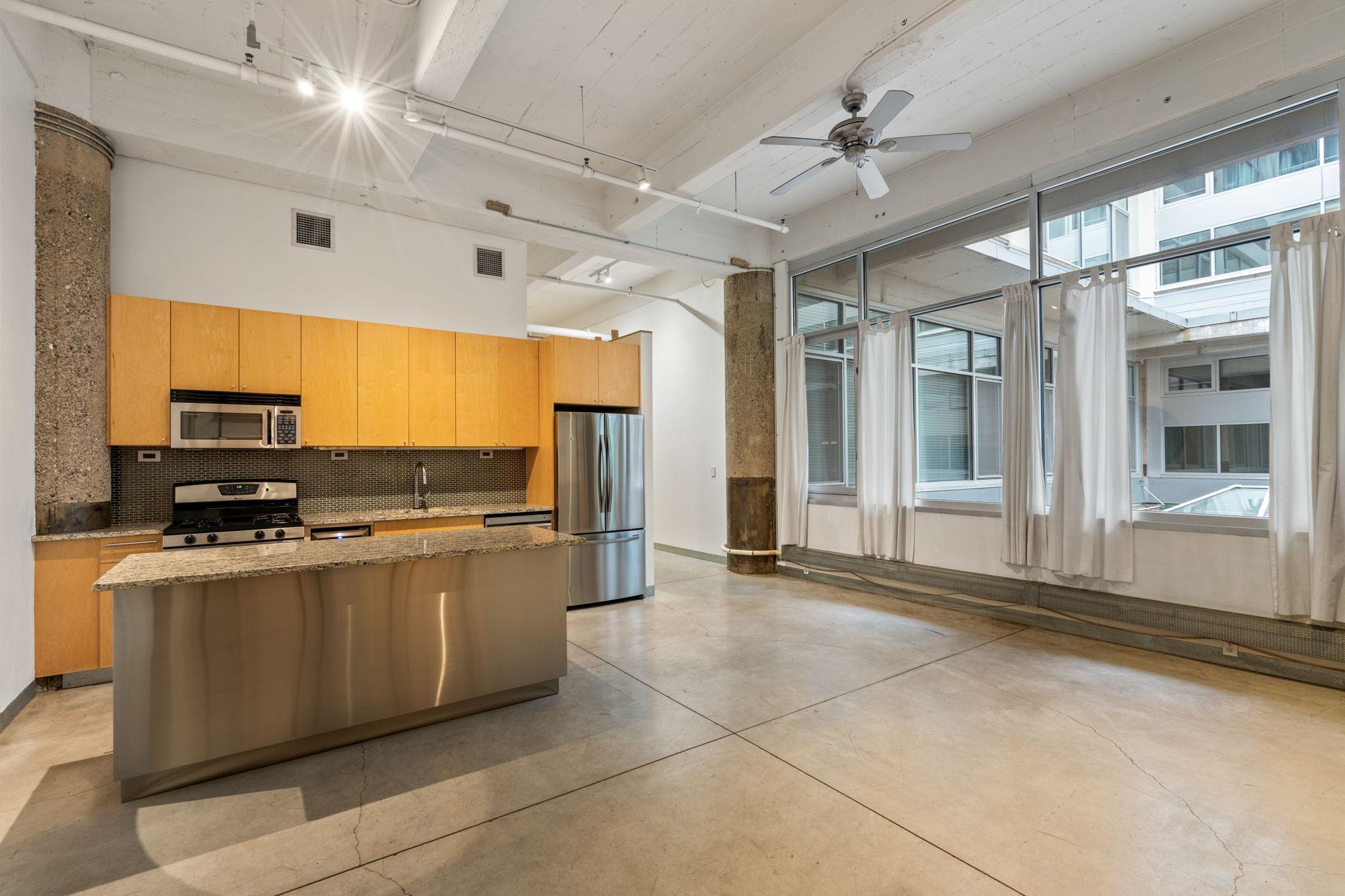 700 Washington Avenue N Unit: 313