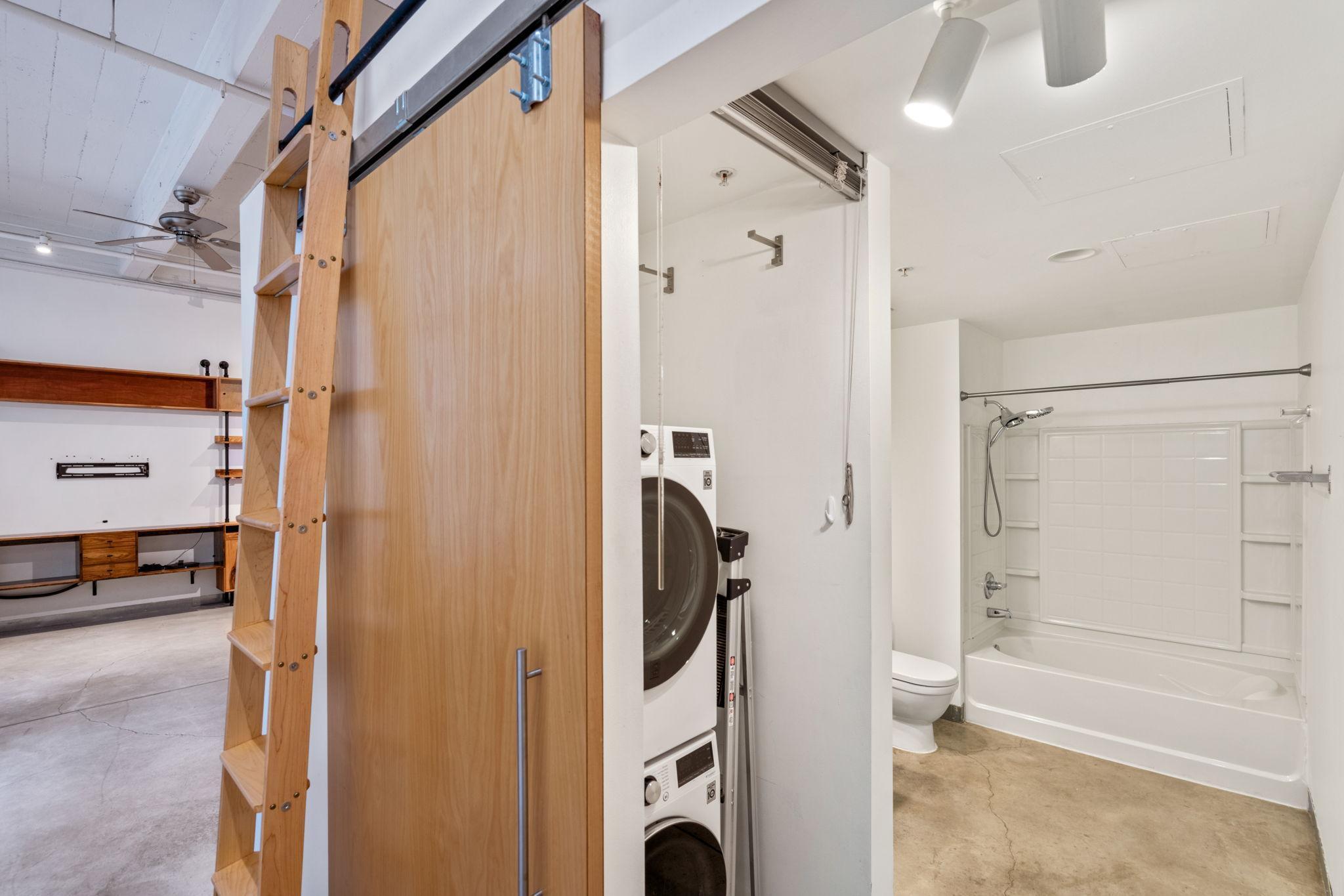 700 Washington Avenue N Unit: 313