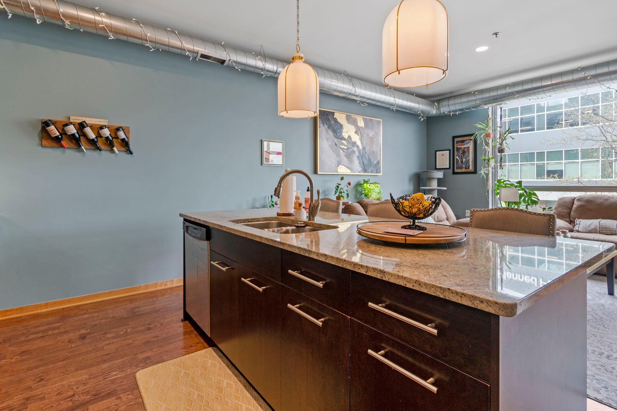 1211 Lagoon Avenue Unit: 203