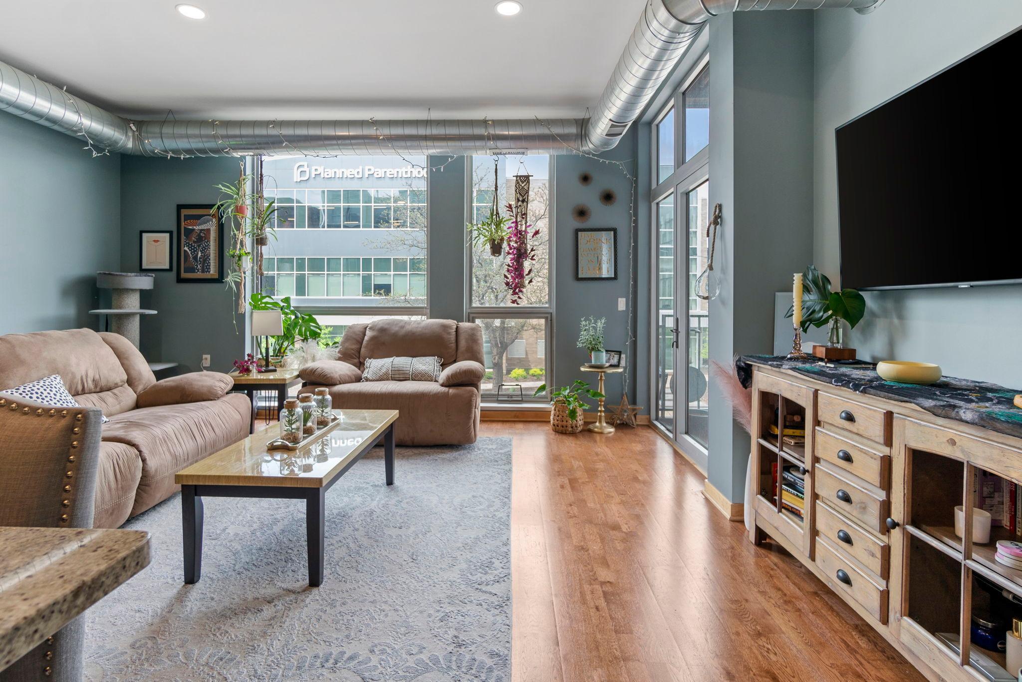 1211 Lagoon Avenue Unit: 203