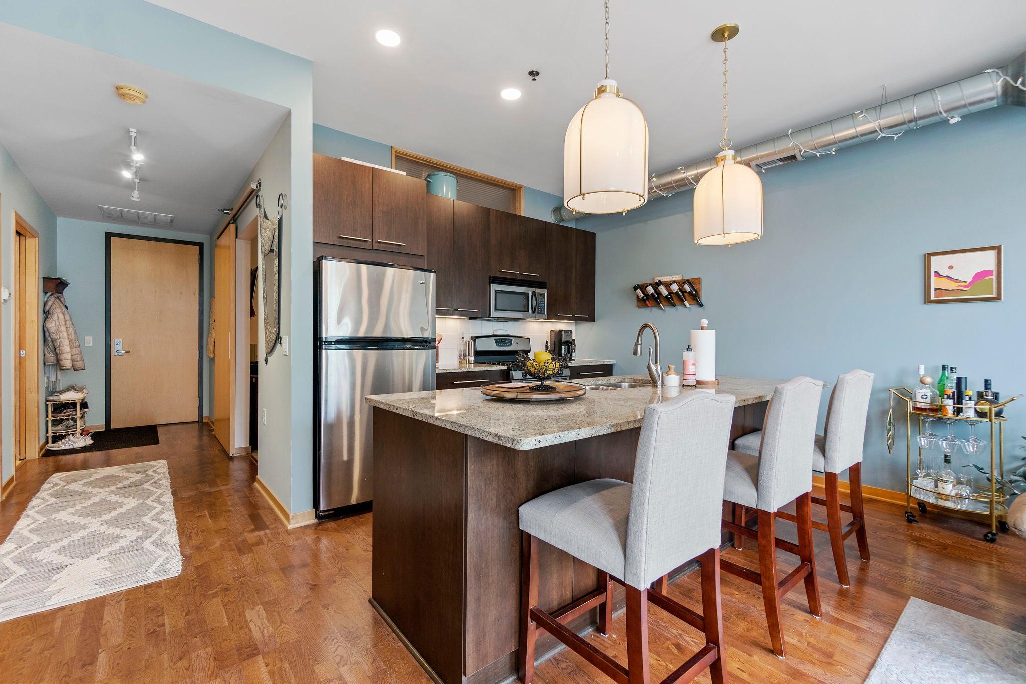 1211 Lagoon Avenue Unit: 203