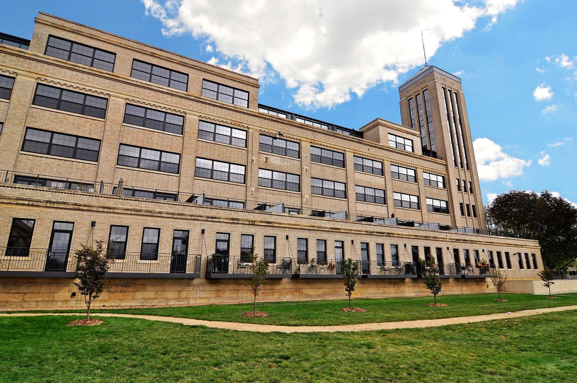 730 Stinson Blvd Unit: 303