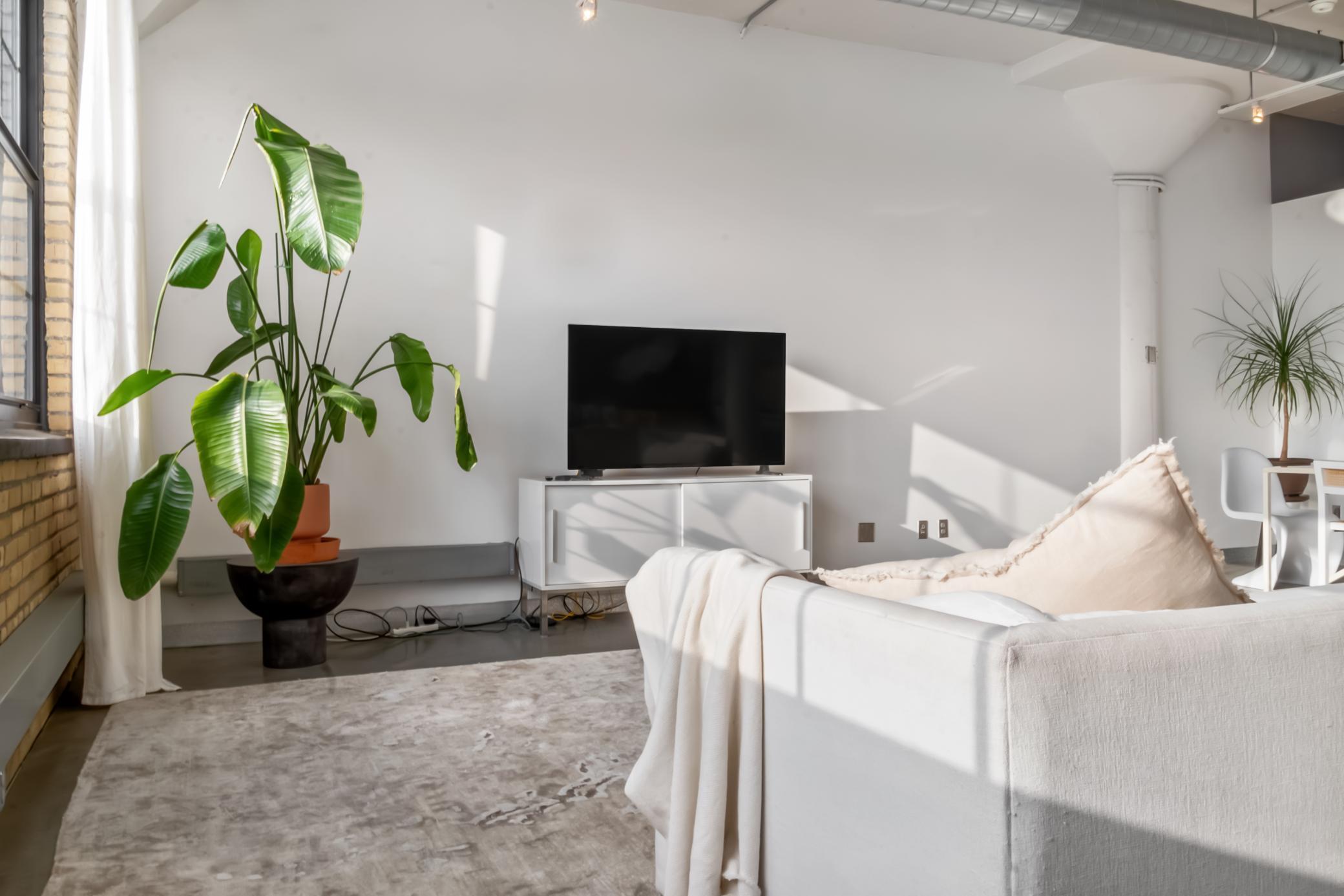 730 Stinson Blvd Unit: 303