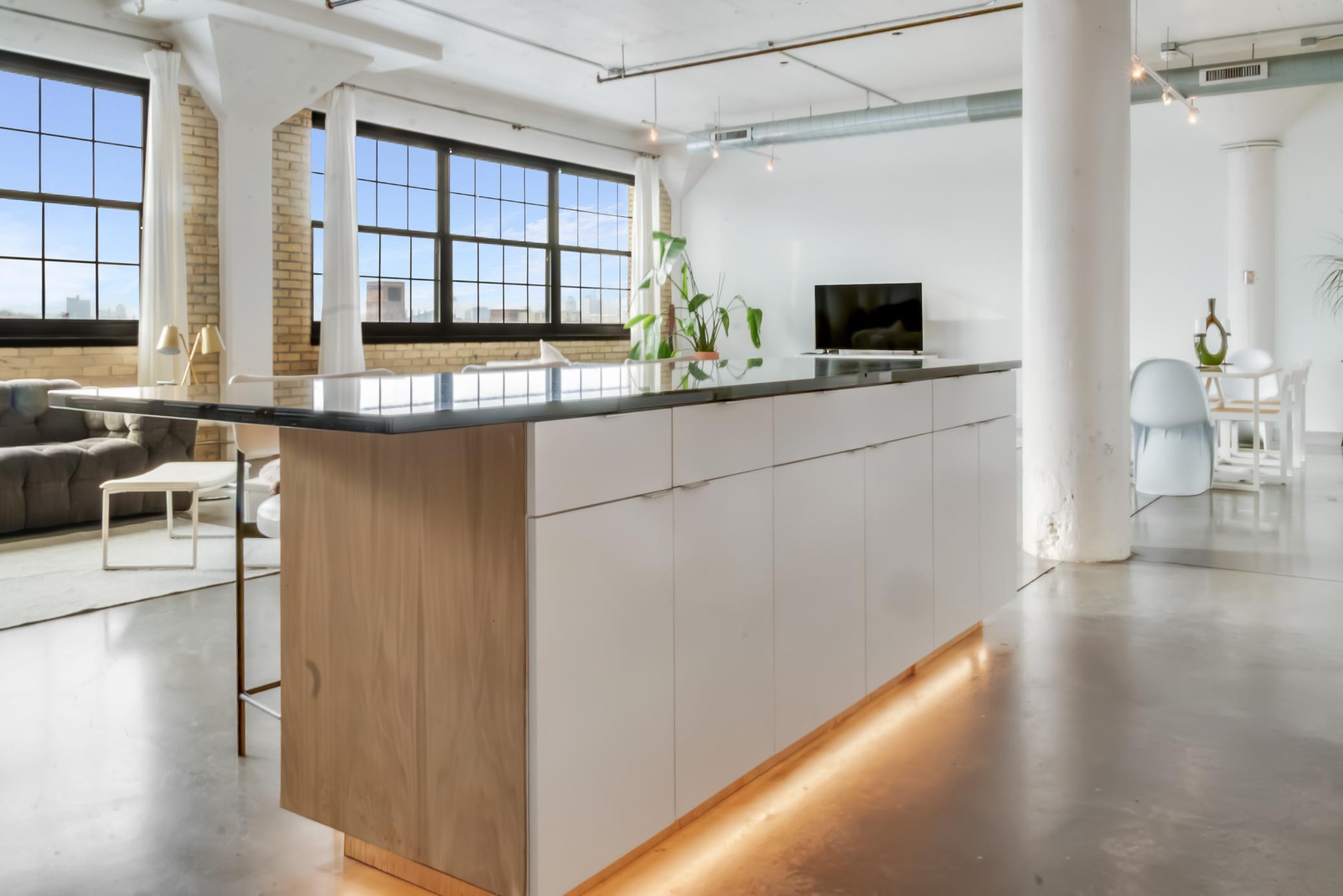 730 Stinson Blvd Unit: 303